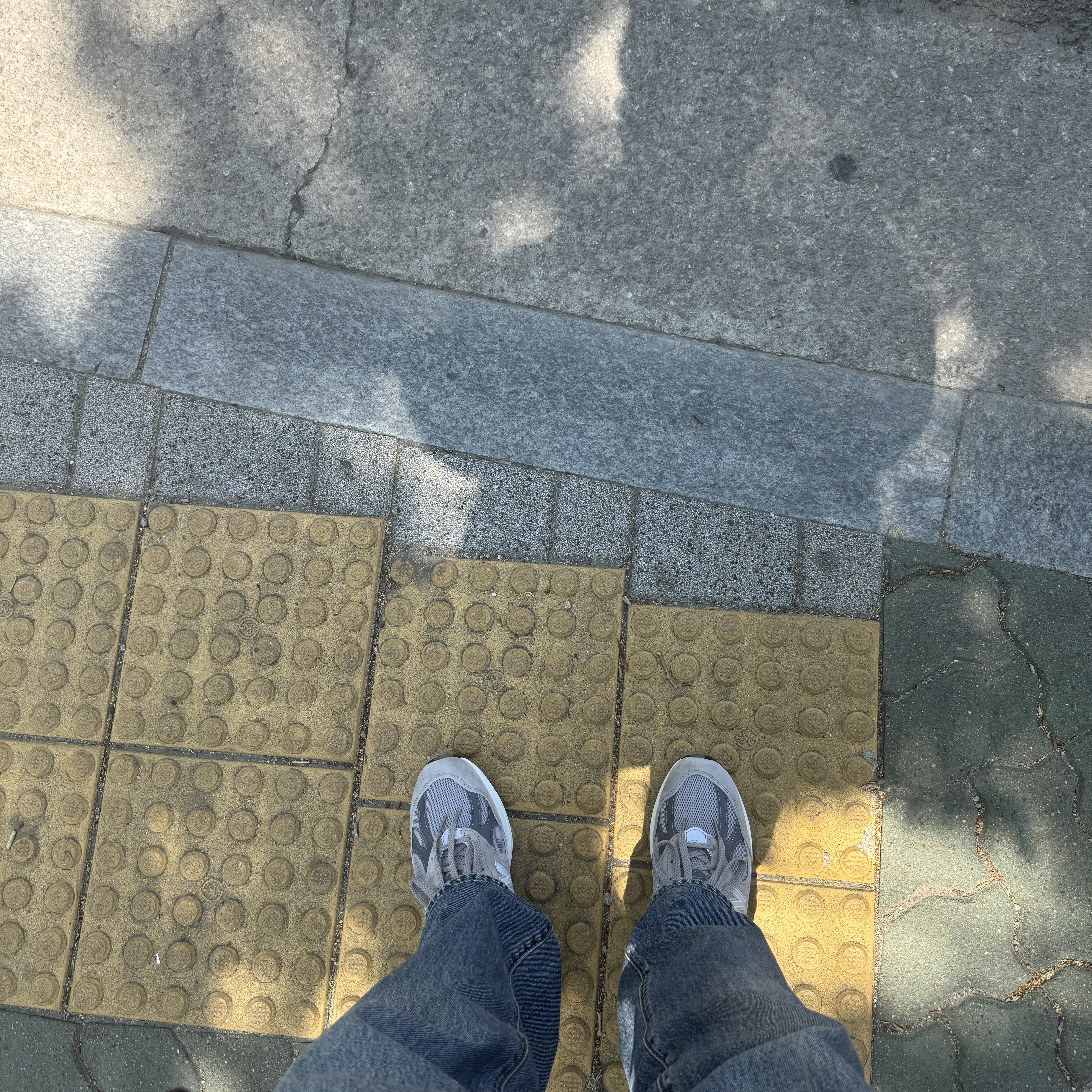 New Balance 991v2 Made in UK Rock Ridge Alloy Silver 착용 스타일
