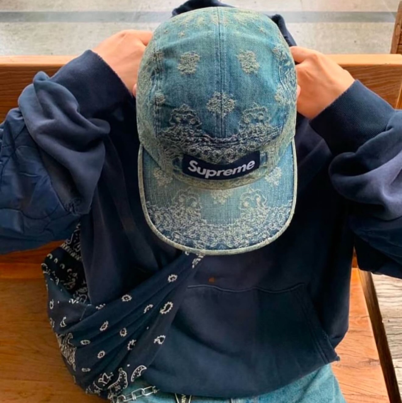 Supreme Bandana Jacquard Denim Camp Cap Blue - 25SS 착용 스타일