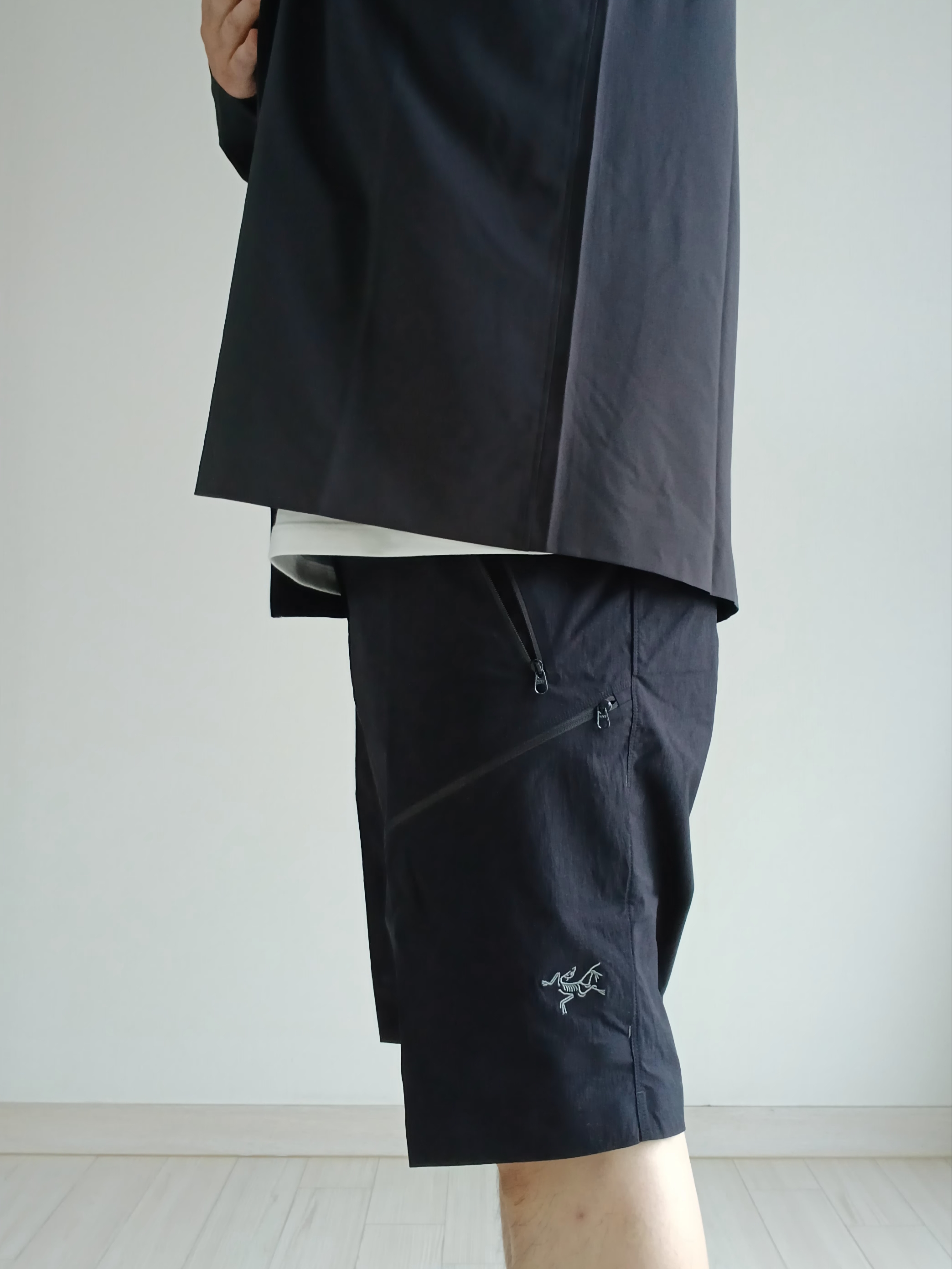 Arc'teryx Gamma Quick Dry Shorts 11 Inch Black, Arc'teryx Skyline LS Shirts Black 착용 스타일 - 2