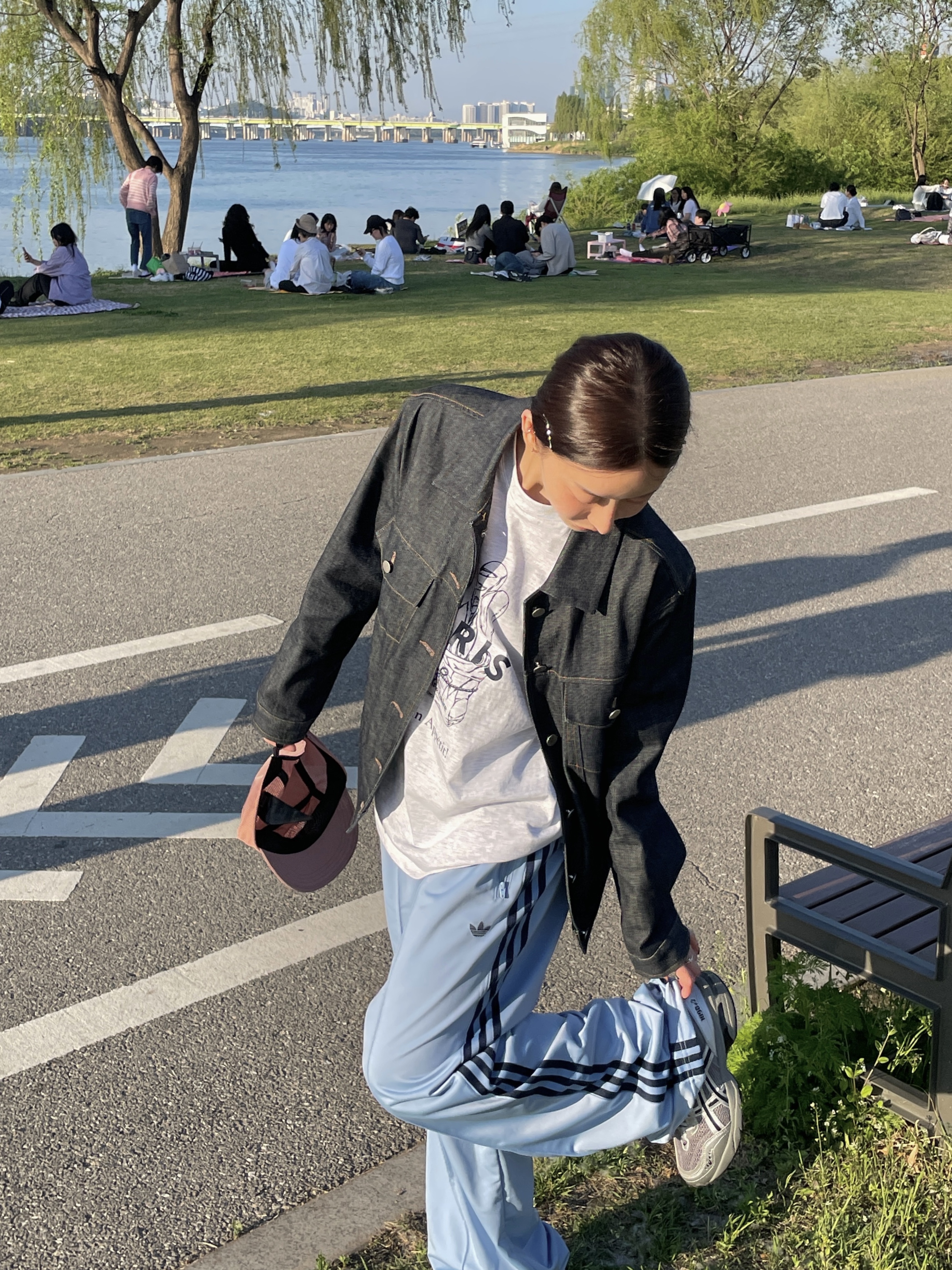 Adidas Track Pants Ambient Sky - KR Sizing, Asics x Freja Wewer Gel-1090 V2 Clay Grey Pure Silver 착용 스타일 - 1