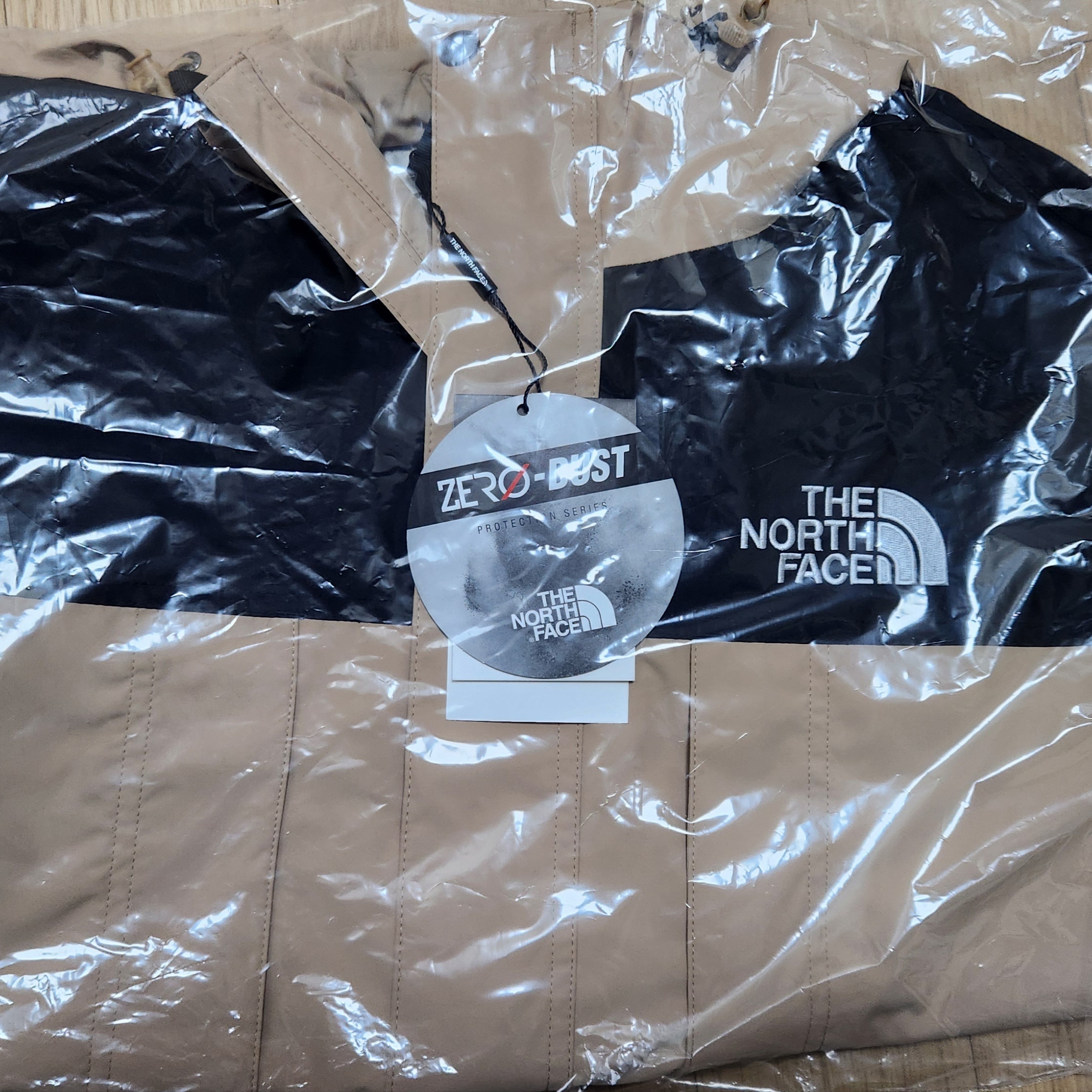 The North Face Neo Vaiden Jacket Beige 착용 스타일