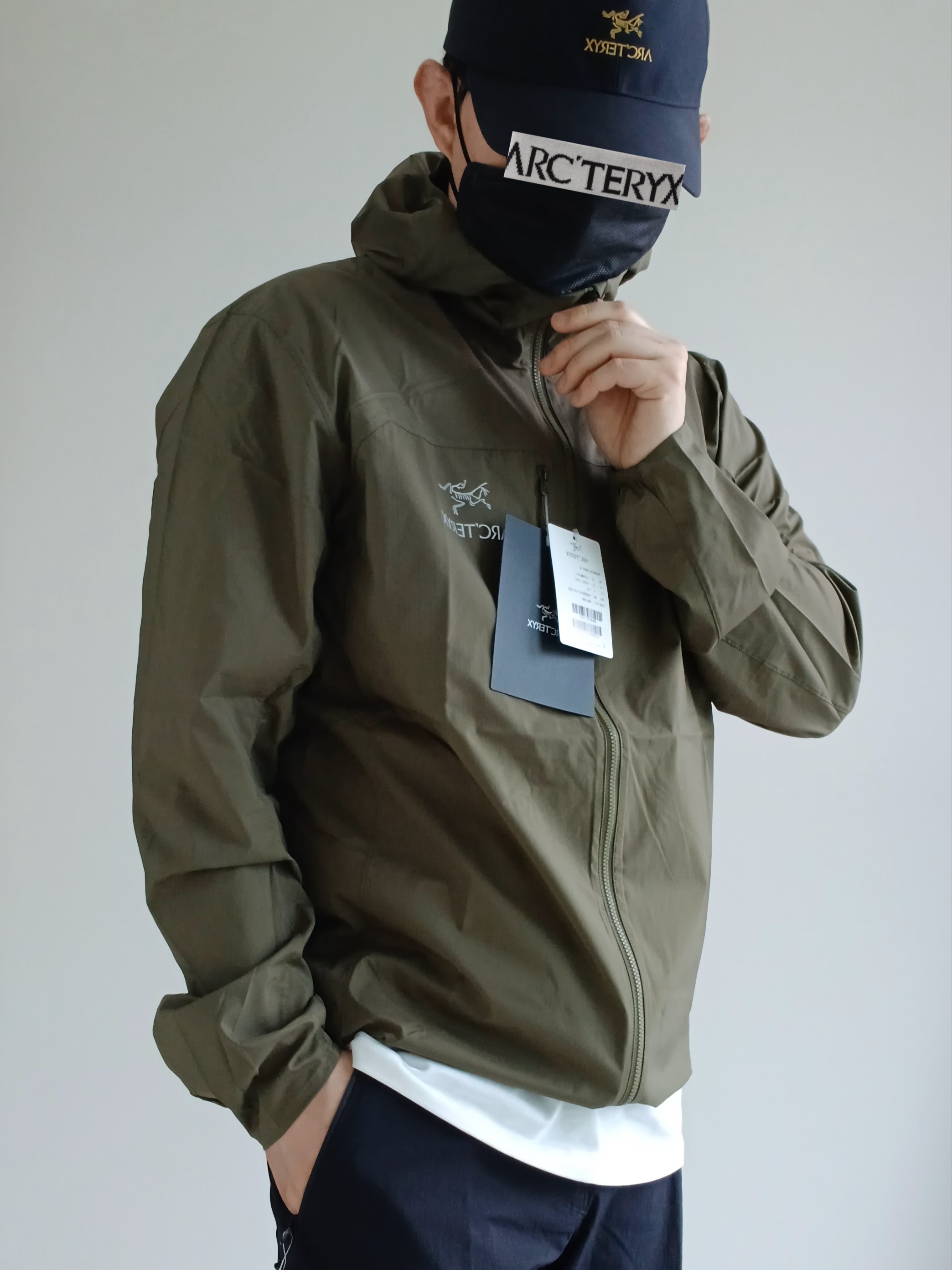 Arc'teryx Squamish Hoody Tatsu, Arc'teryx Bird Word Cap 24K Black 착용 스타일 - 1