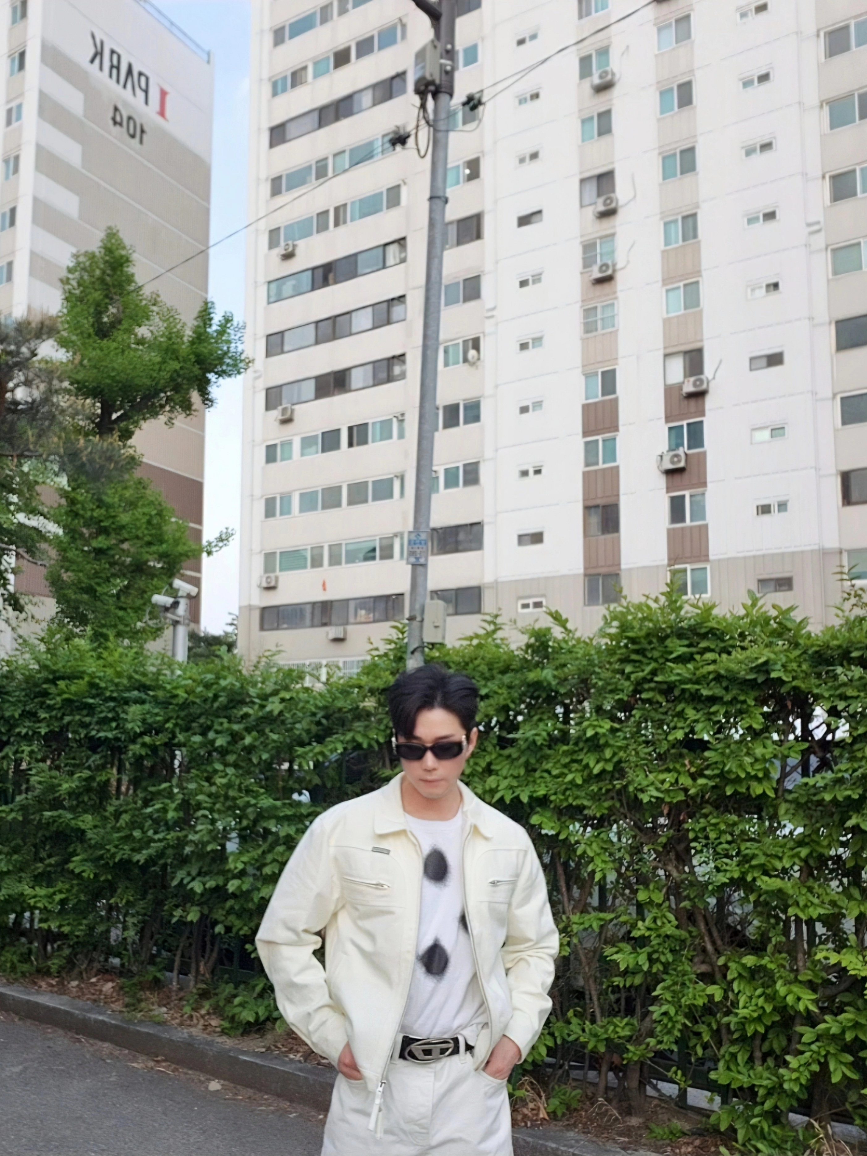 Gentle Monster x D'heygere Rings 01 Black, Thevinylhouse Babbitt Buckle Work Jacket Cream 착용 스타일 - 2