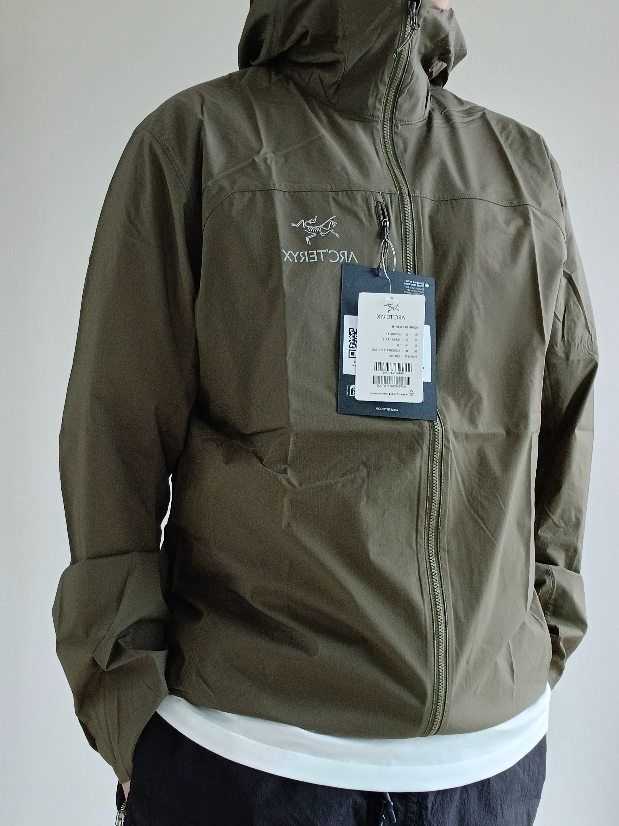 Arc'teryx Squamish Hoody Tatsu, Arc'teryx Bird Word Cap 24K Black 착용 스타일 - 9