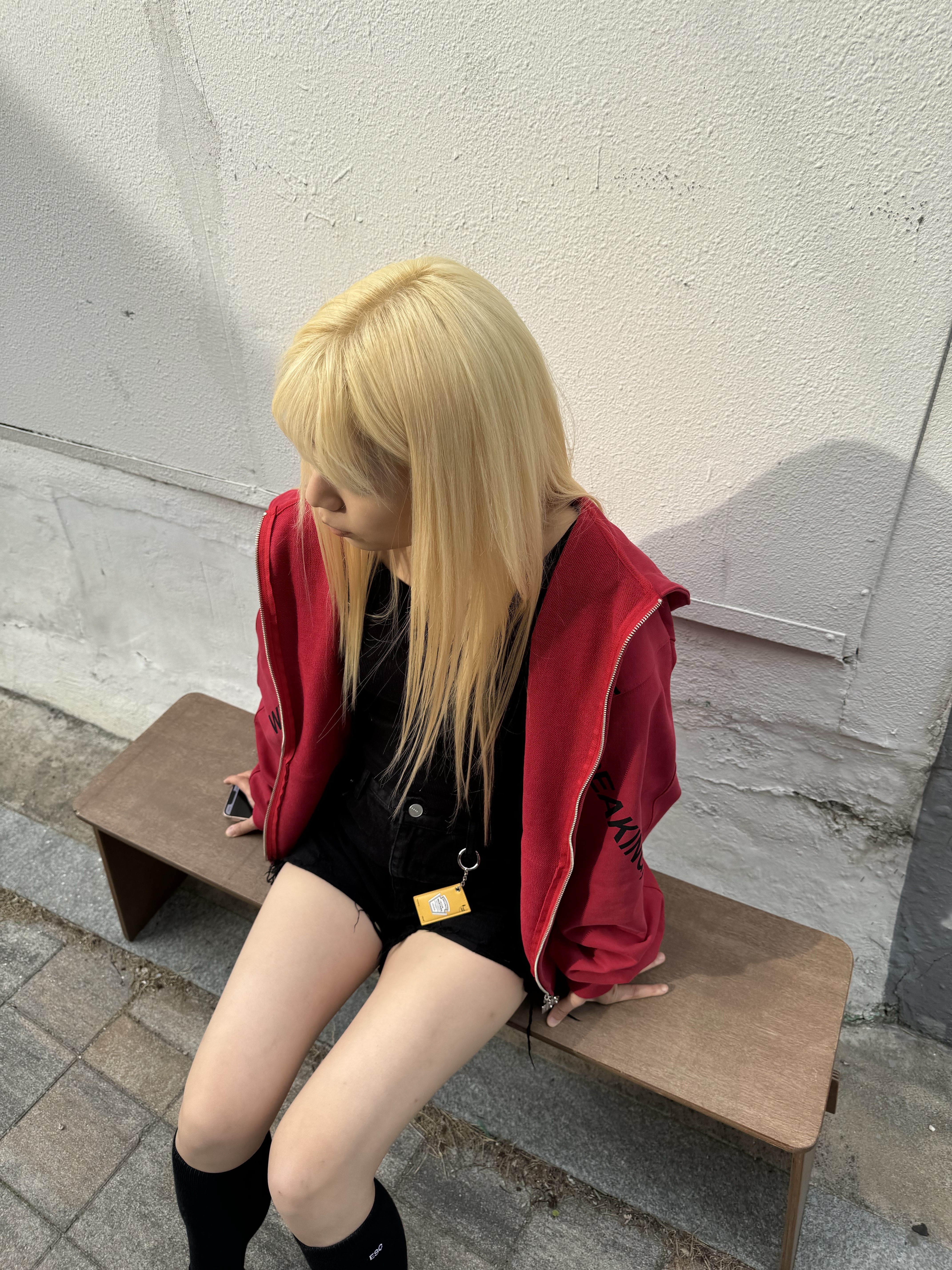 Hono Report Object Keyring Mustard 착용 스타일 - 3
