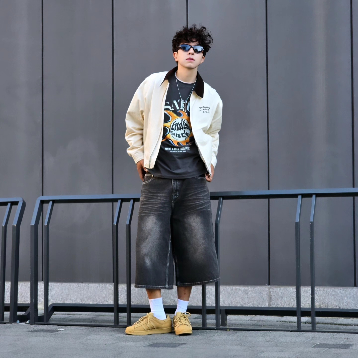 Adidas Superstar Golden Beige 착용 스타일 - 2
