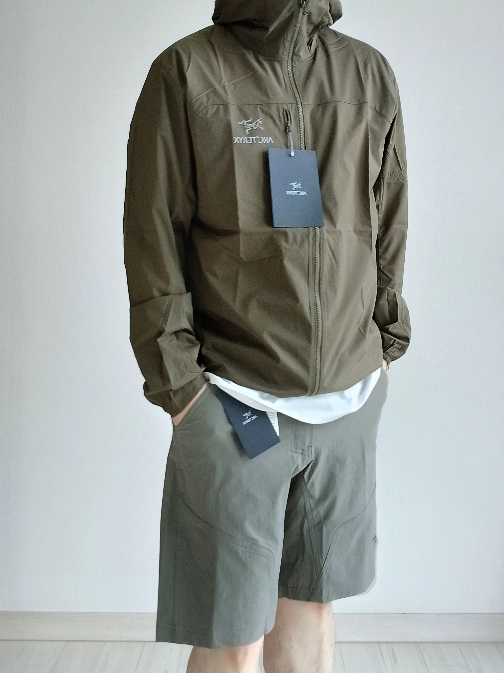 Arc'teryx Squamish Hoody Tatsu, Arc'teryx Kragg SL Cotton LS Shirt White Light 착용 스타일 - 8