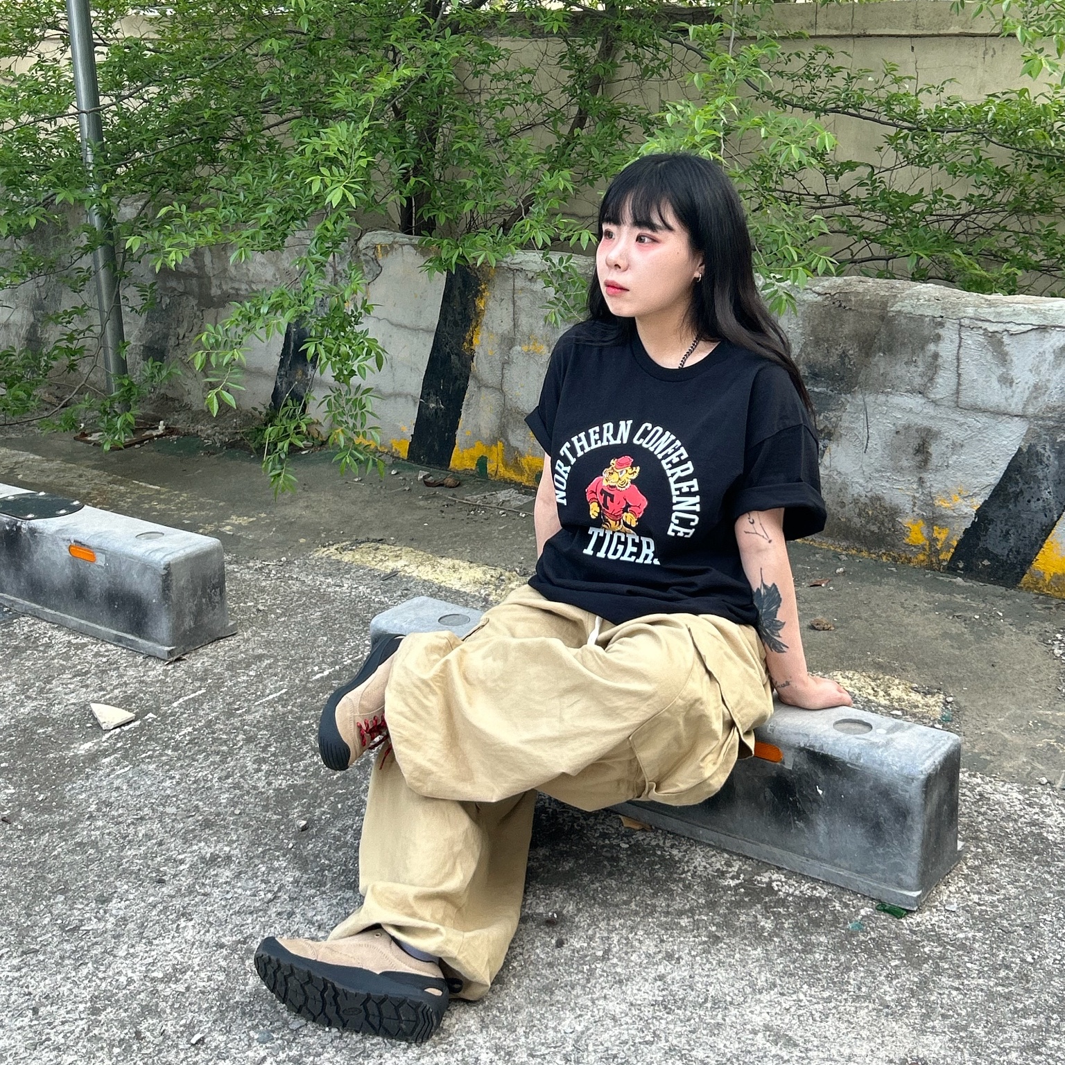 Gildan X American Collection Tiger T-Shirt Black 착용 스타일 - 6