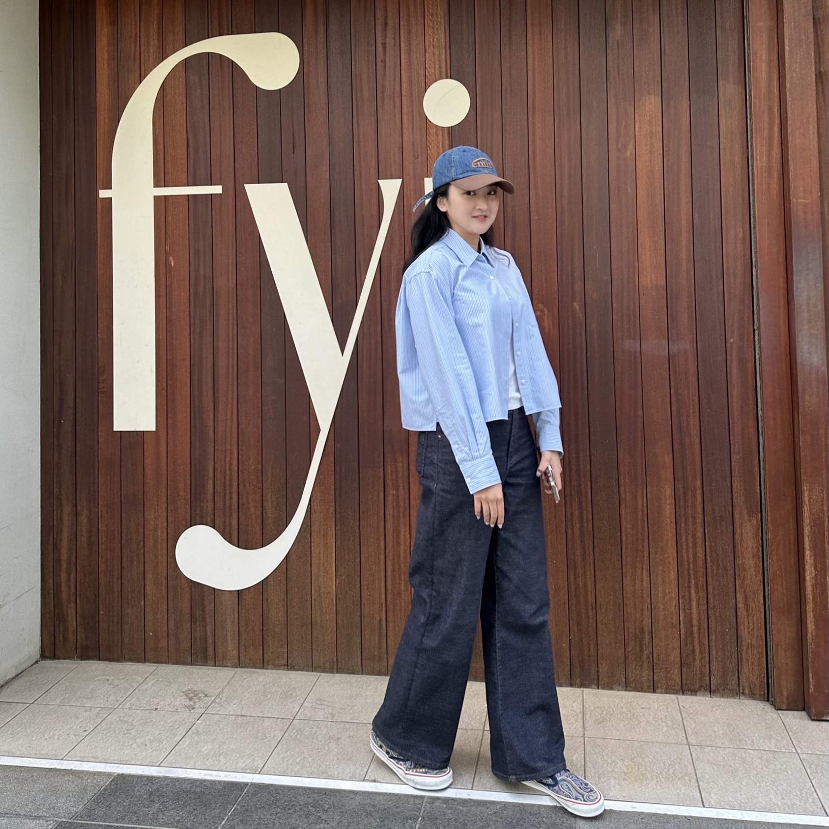 Emis Washed Denim Ball Cap Blue Brown, (W) Uniqlo x JW Anderson Oxford Boxy Shirt Stripe Light Blue - KR 착용 스타일