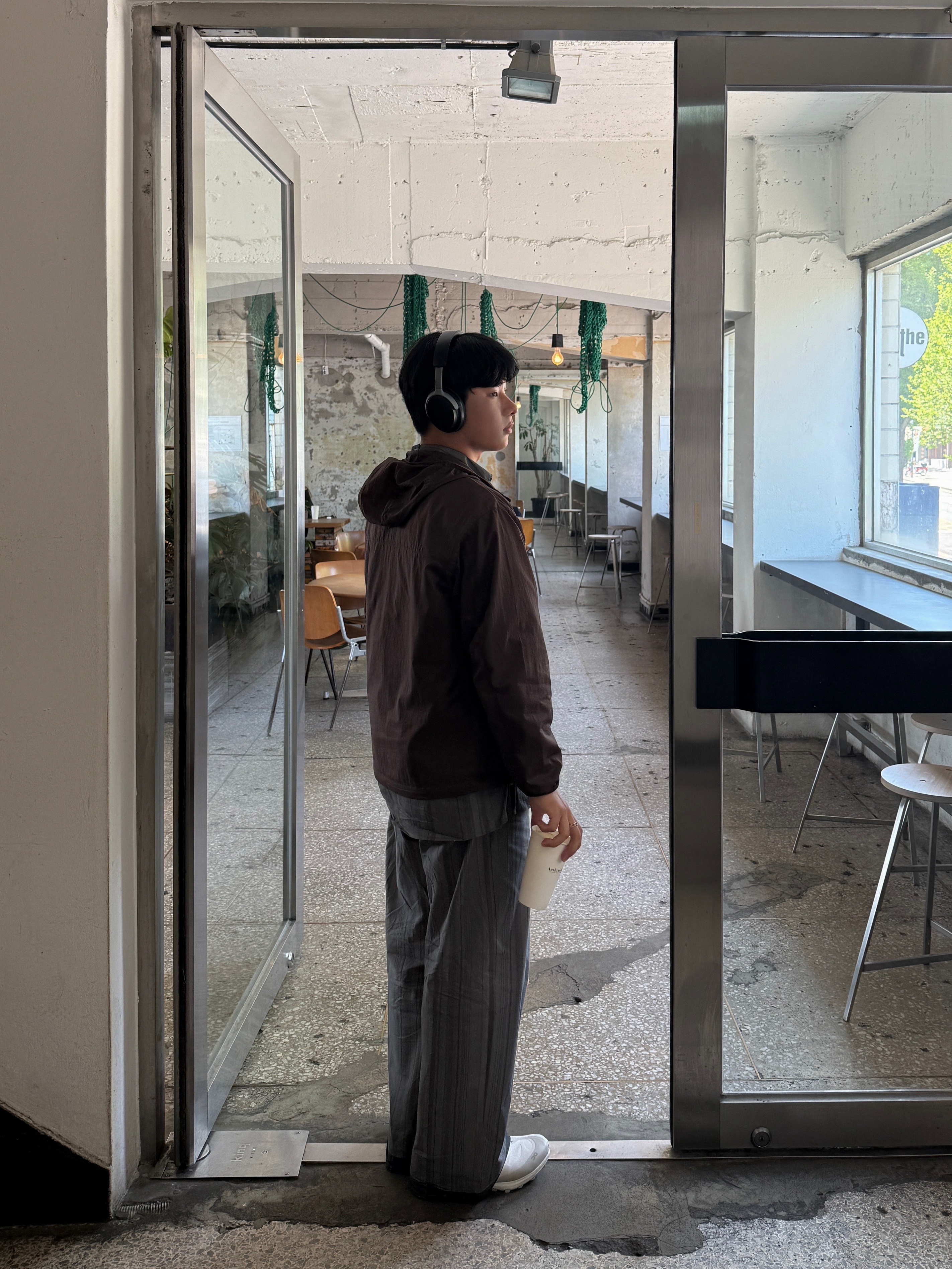 On Running x Post Archive Faction (Paf) Cloudventure Peak Ice Moon, Amomento Stripe Square Pocket Oversized Shirts Khaki - 24FW 착용 스타일 - 6