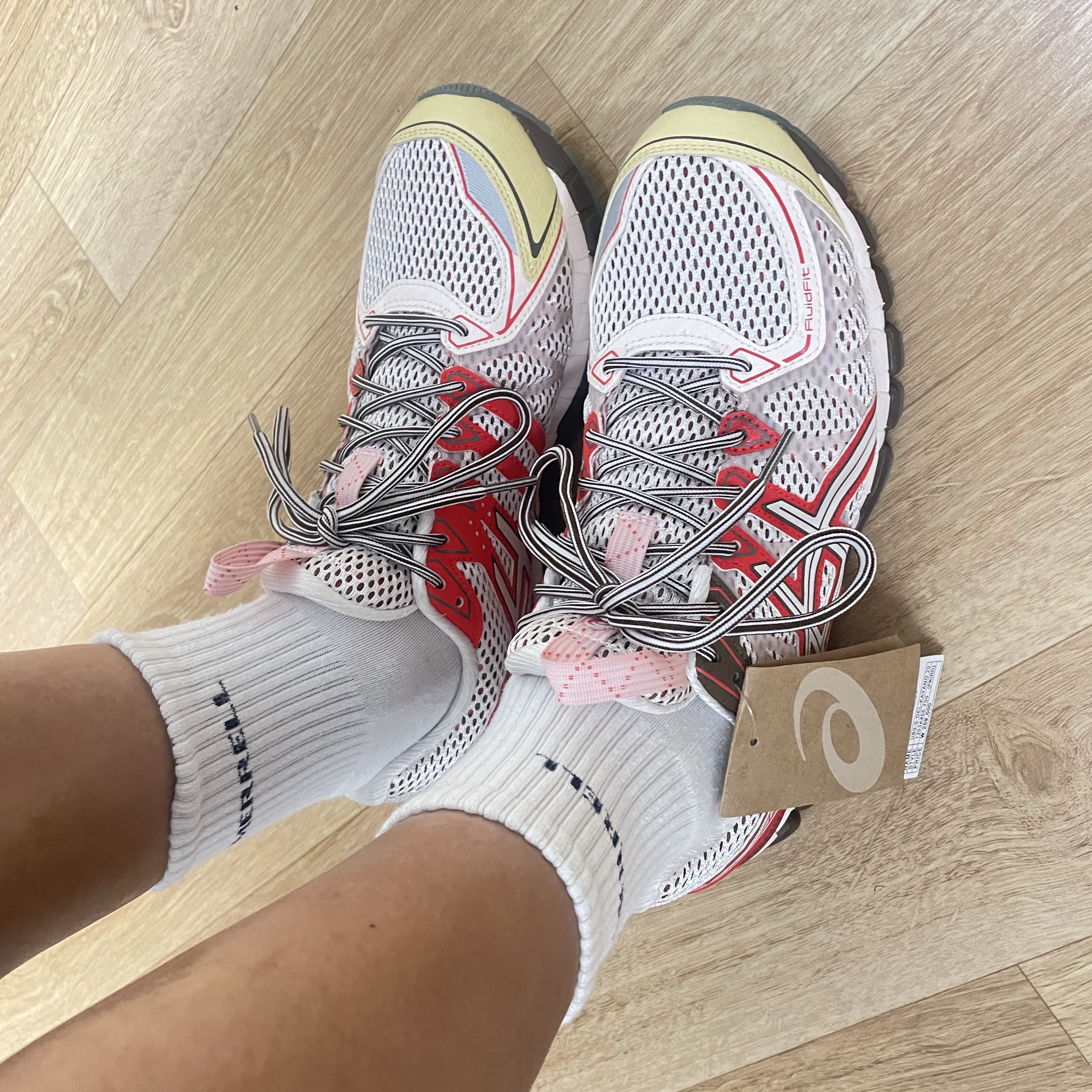 Asics UB9-S Gel-Kayano 20 Crystal Pink Classic Red 착용 스타일