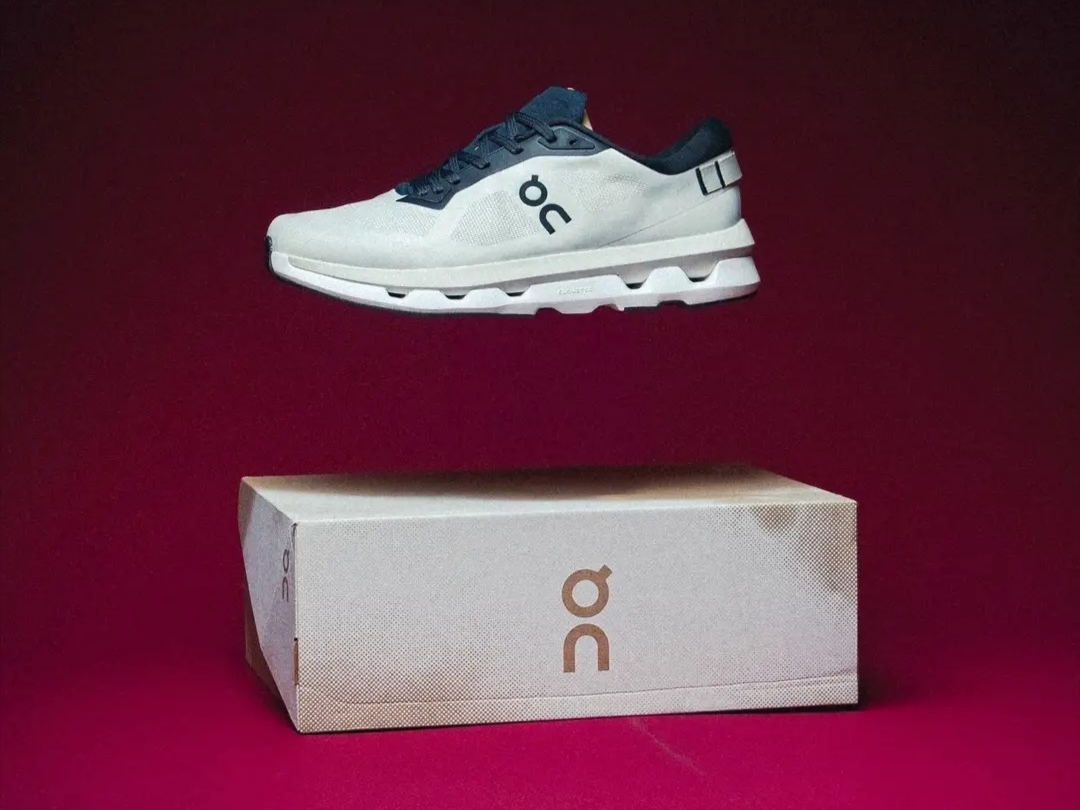 On Running Cloudzone Ice Black 착용 스타일