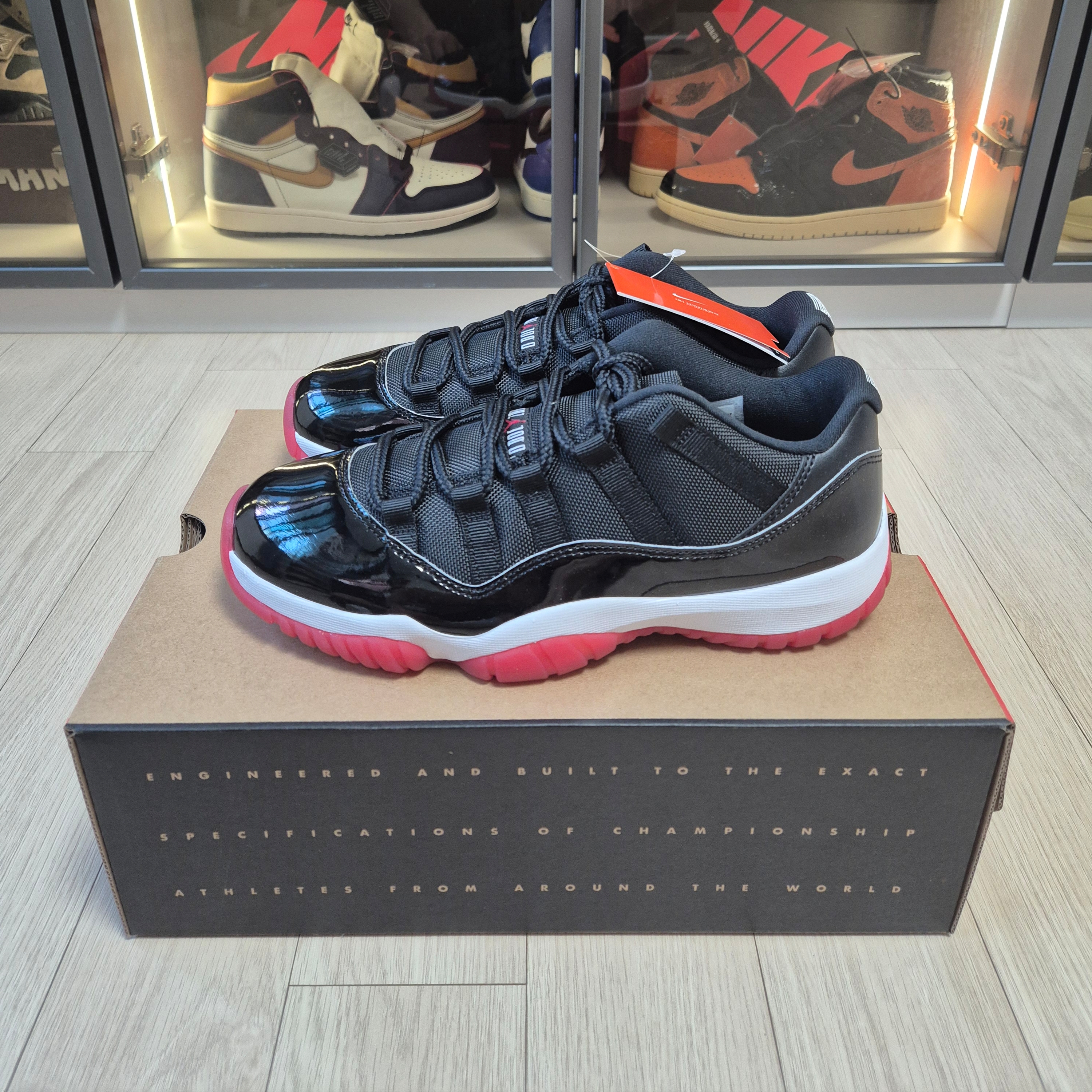 Jordan 11 Retro Low Bred 2025 착용 스타일 - 3