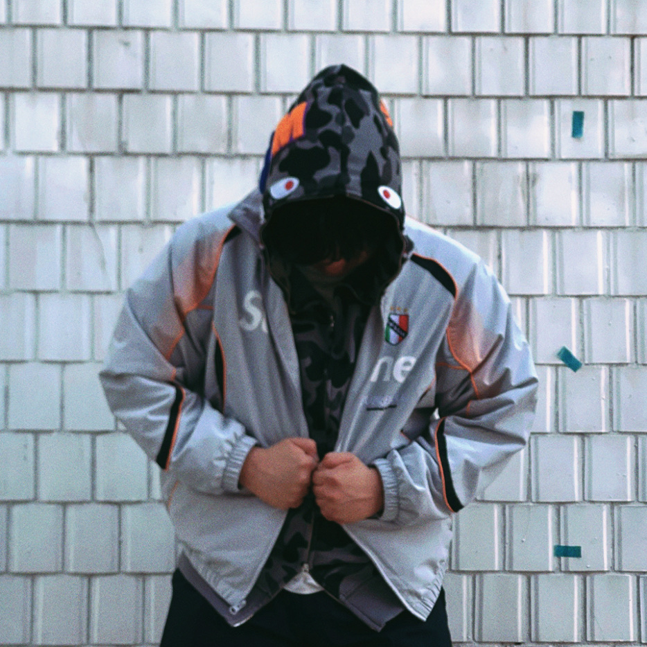 Supreme x Umbro Track Jacket Grey - 22SS, BAPE Color Camo Shark Full Zip Hoodie Black 착용 스타일