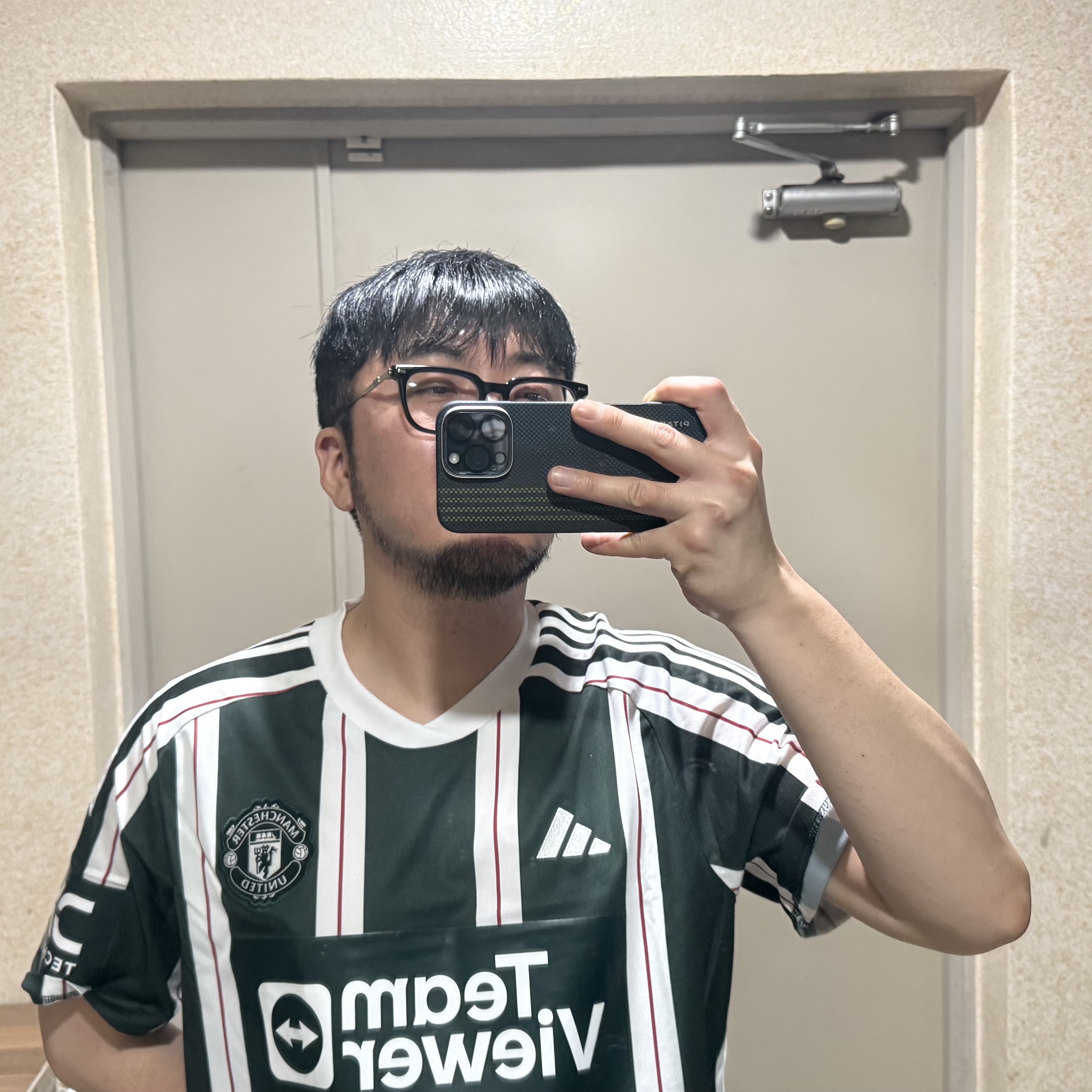 Adidas Manchester United 2023/24 Away Jersey Green Night Core White - KR Sizing (Non Marking Ver.), Gentle Monster Zin 01 Black 착용 스타일