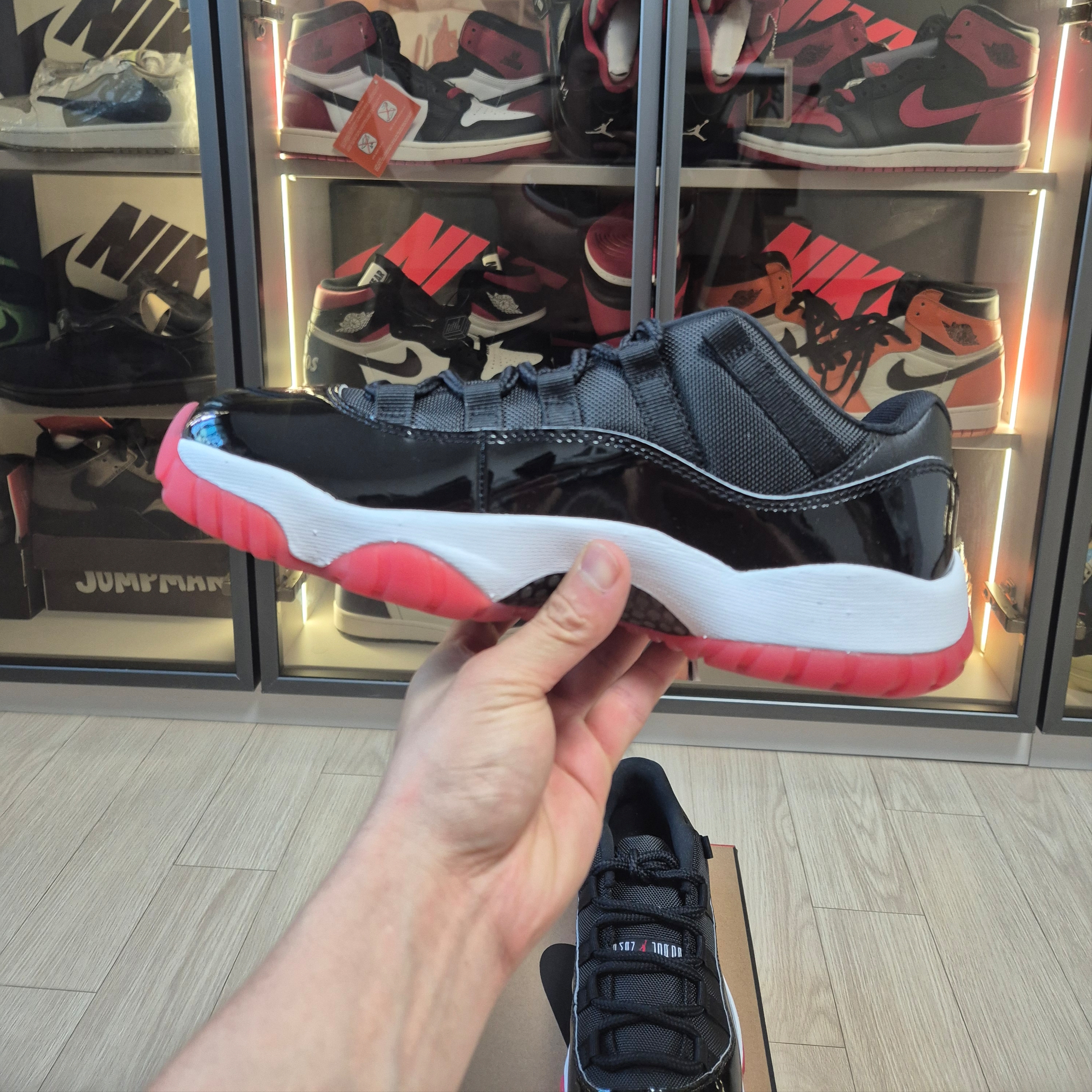 Jordan 11 Retro Low Bred 2025 착용 스타일 - 6