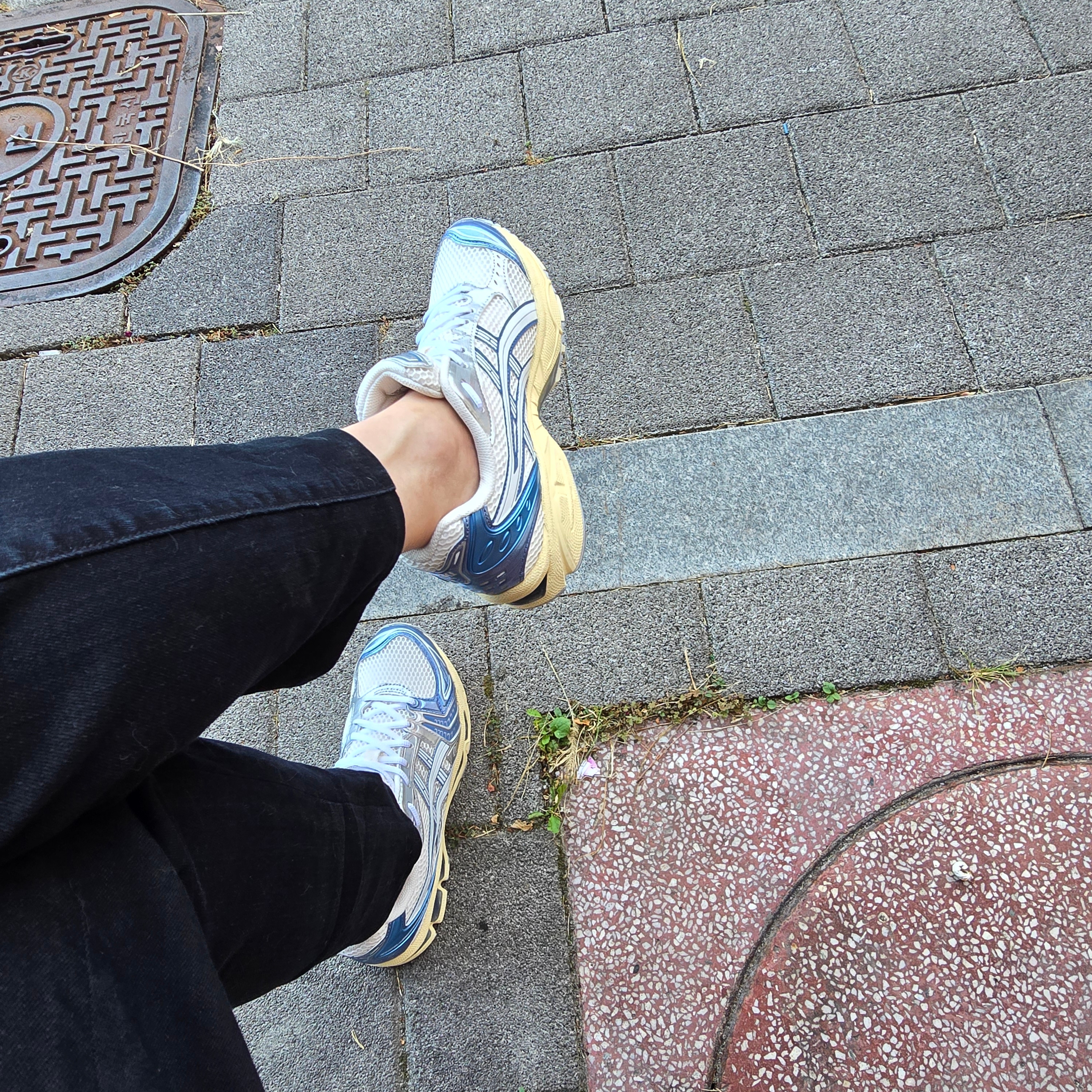 Asics Gel-Kayano 14 Metallic Blue 착용 스타일
