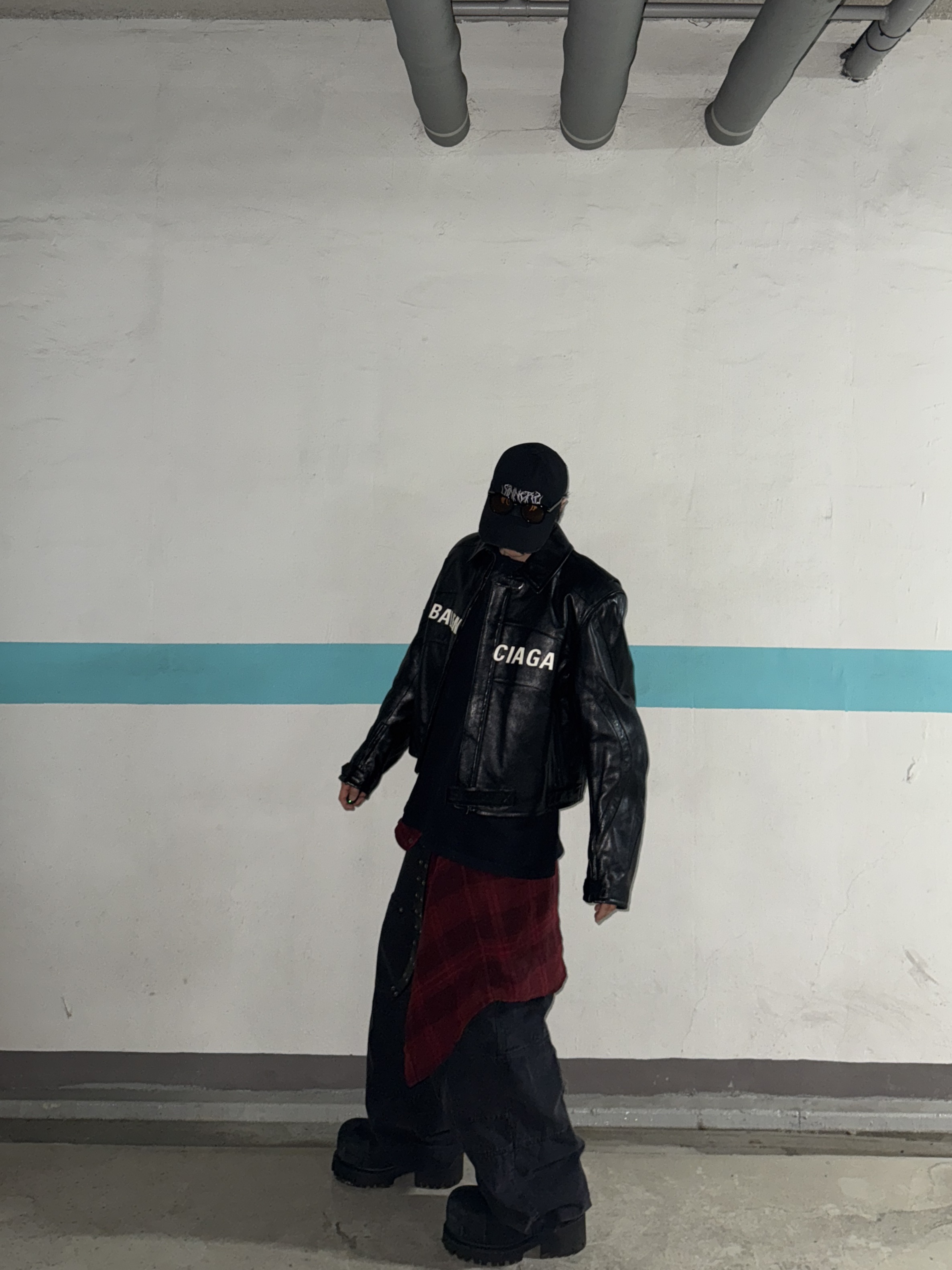 Kamien x MJD Double Hole Belt Black Shearling Calfskin, Balenciaga Stomper Bootie Black 착용 스타일 - 2