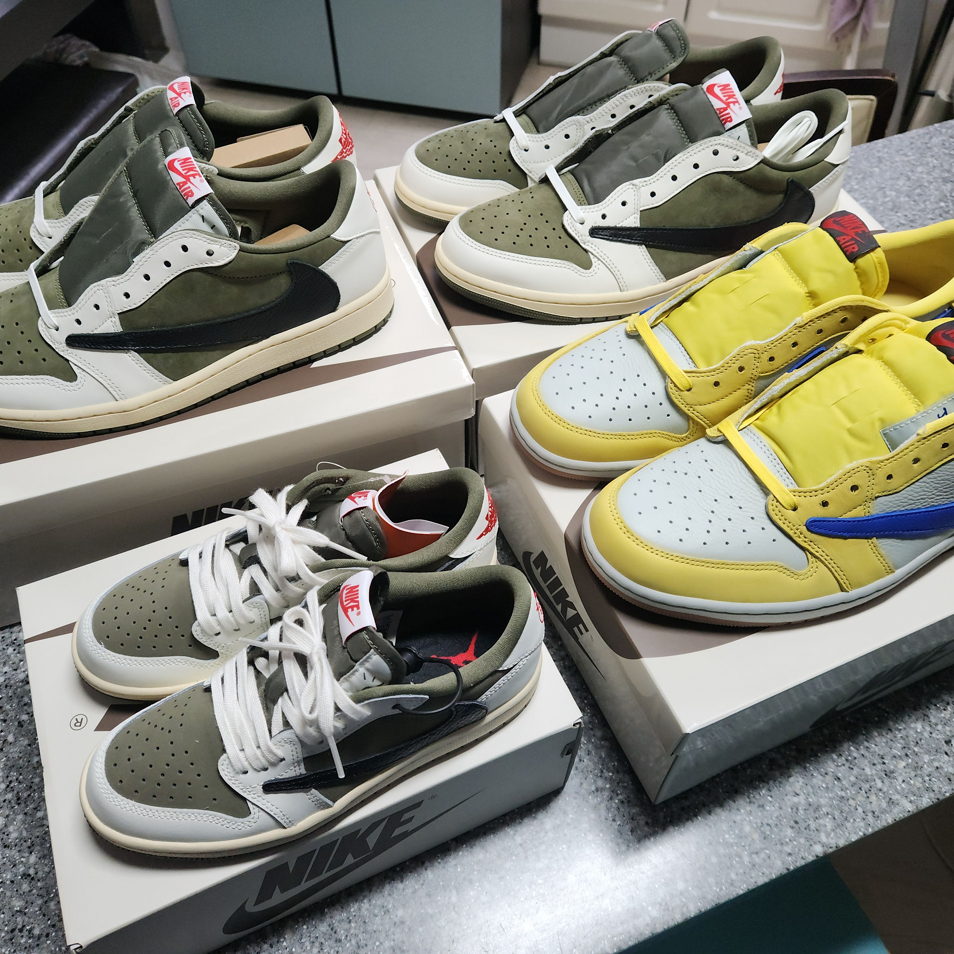 Jordan 1 x Travis Scott Retro Low OG SP Reverse Olive 착용 스타일