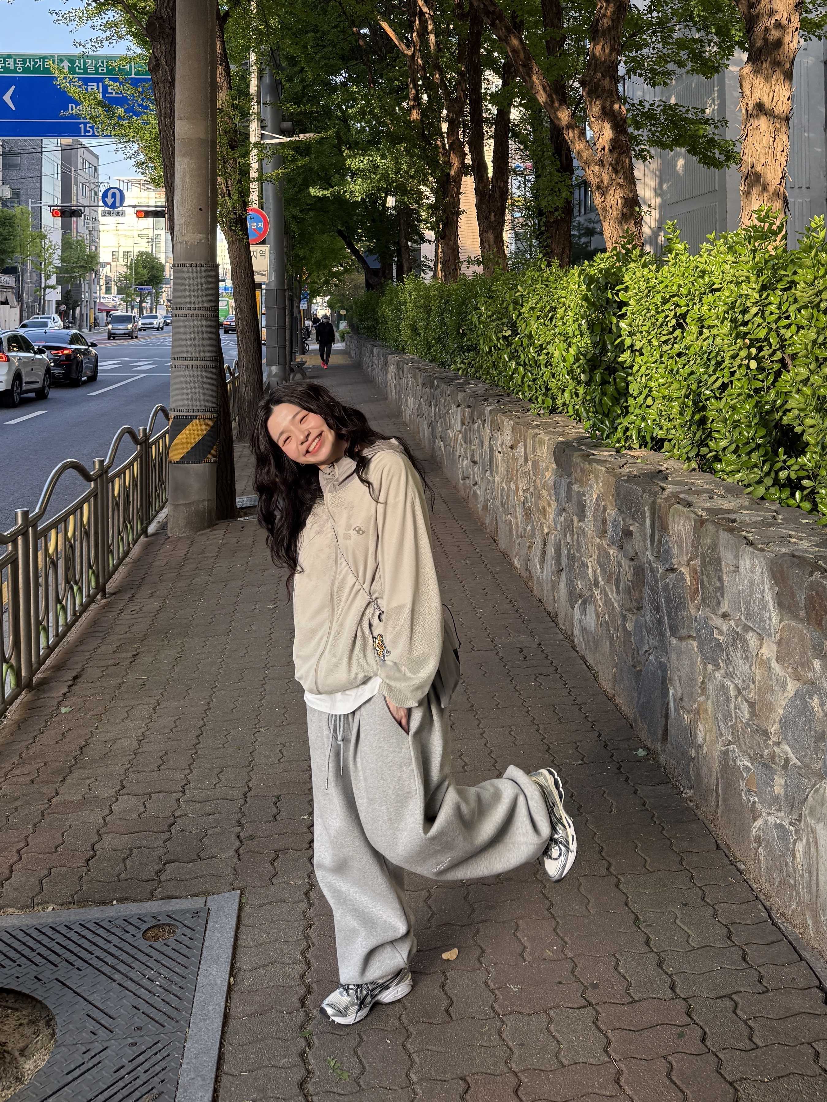 And Wander UL Sacoche with Dyneema Off White, Sansan Gear Sansan BLF Mesh Jacket Beige - 22SS 착용 스타일 - 2