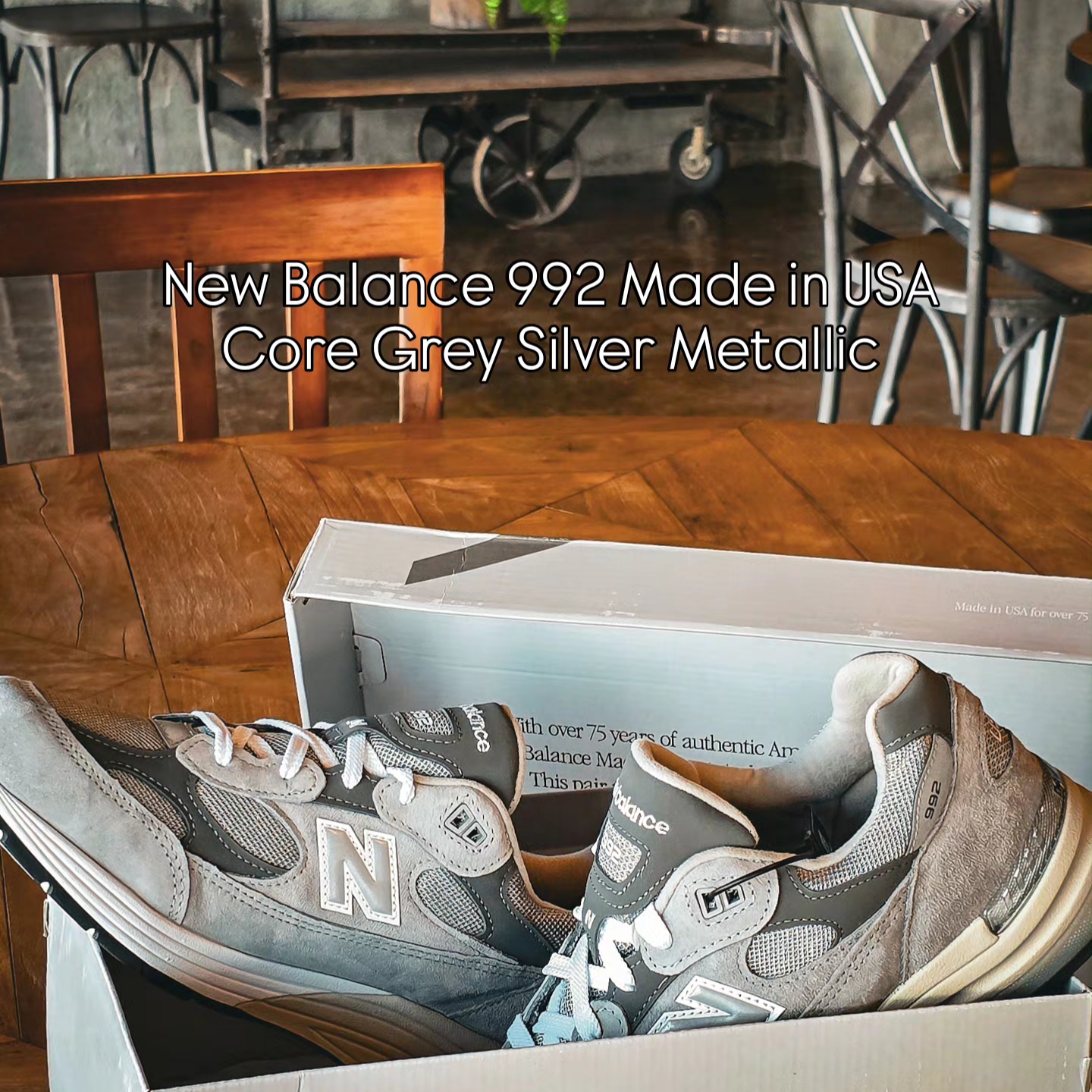 New Balance 992 Made in USA Core Grey Silver Metallic 착용 스타일 - 1