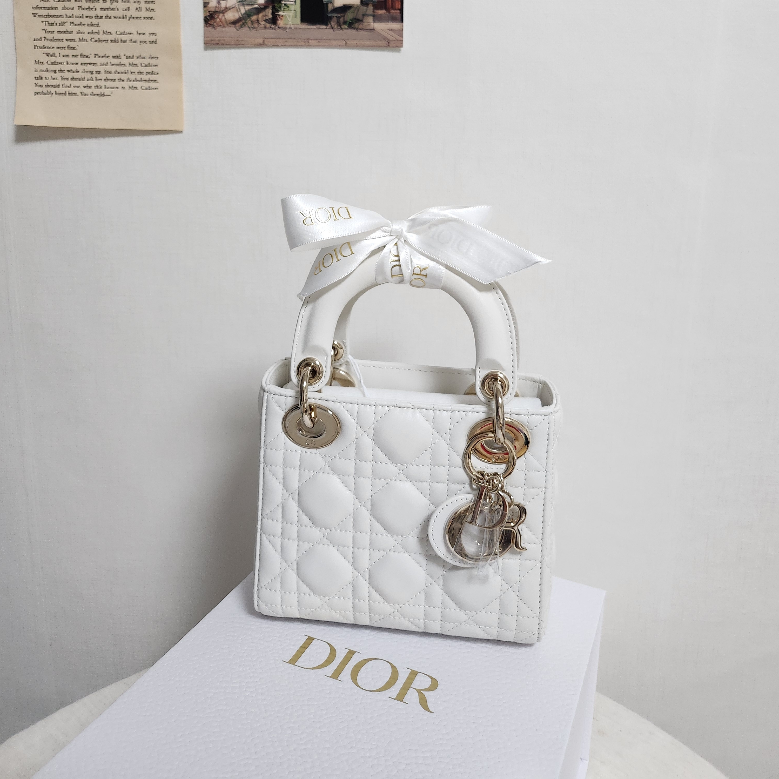 Dior Mini Lady Bag Cannage Lambskin Latte Pale Gold 착용 스타일 - 8