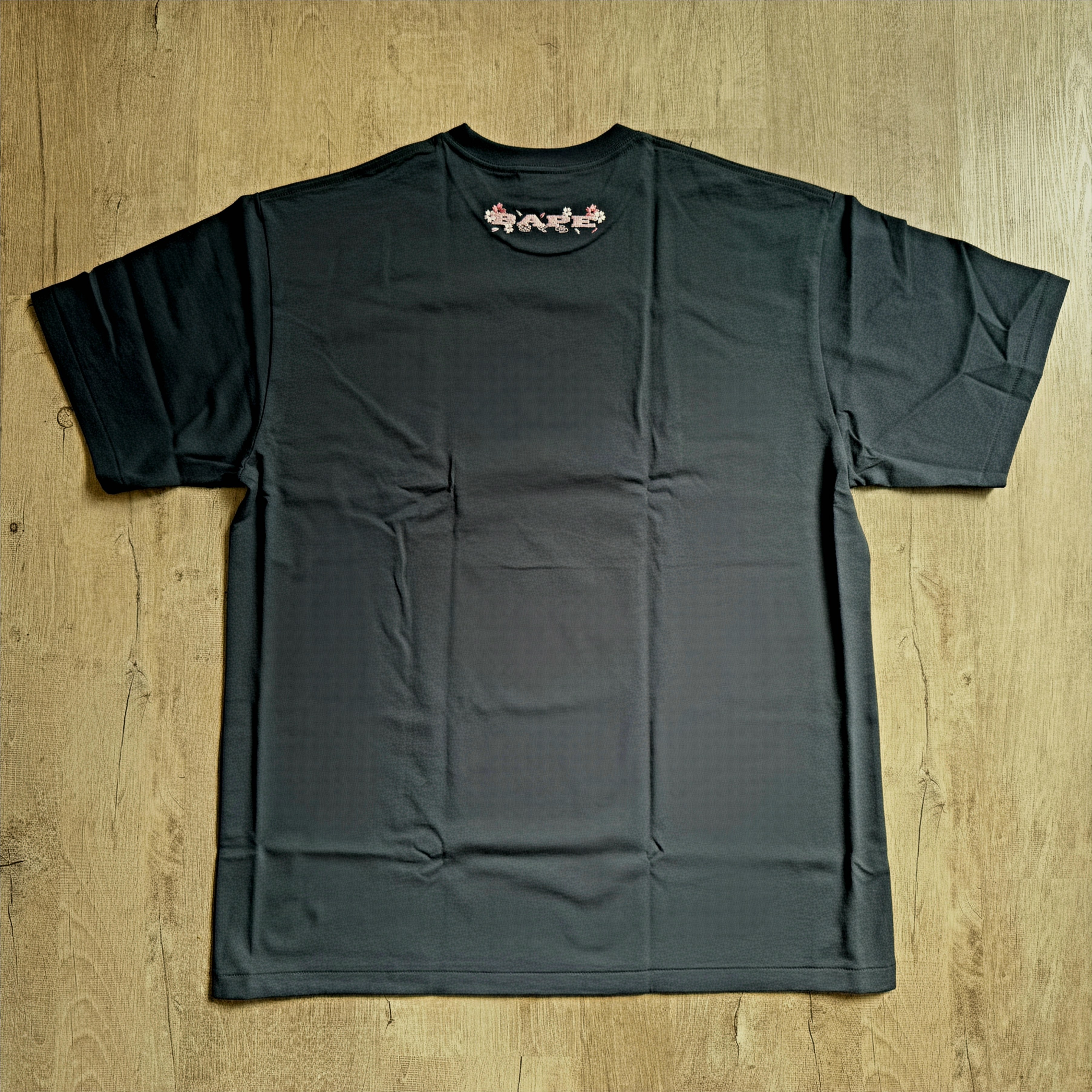 BAPE Japan Sakura T-Shirt Navy 착용 스타일 - 2