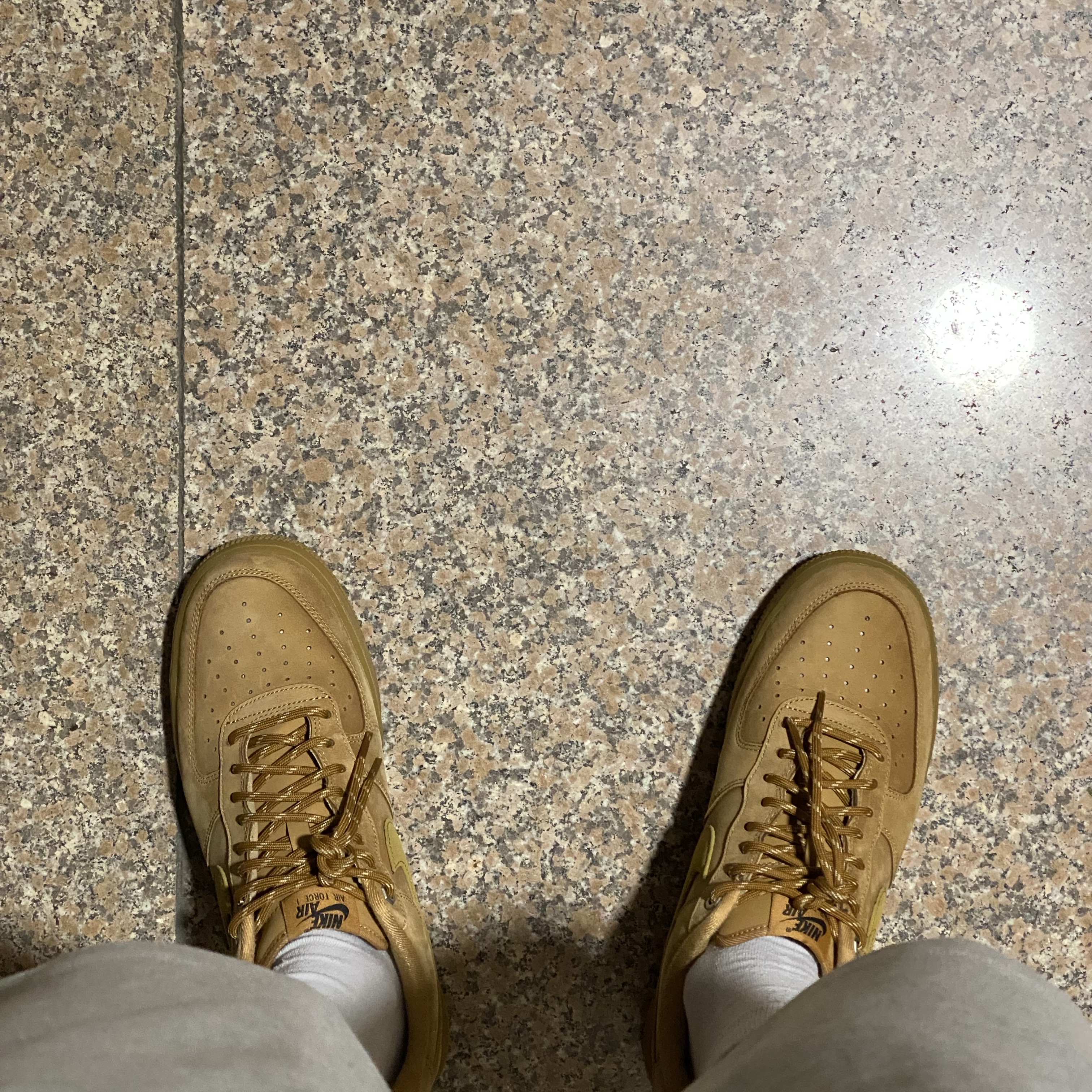 Nike Air Force 1 '07 WB Flax 착용 스타일 - 3