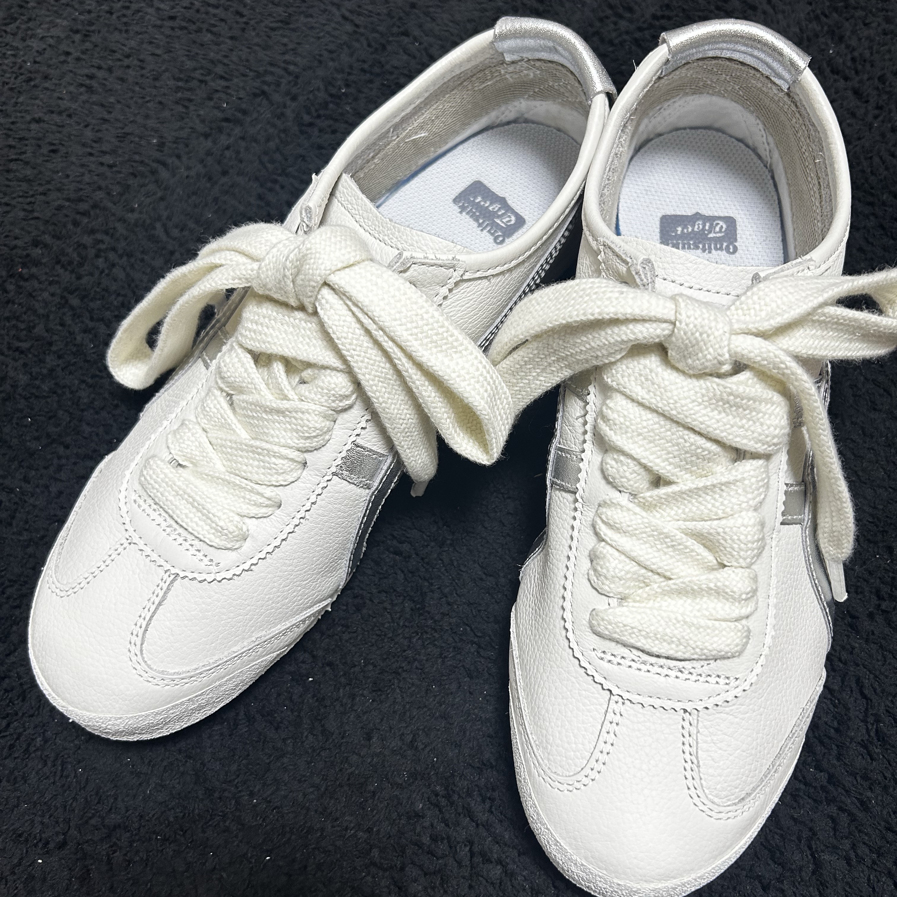 Onitsuka Tiger Mexico 66 White Silver 착용 스타일 - 2