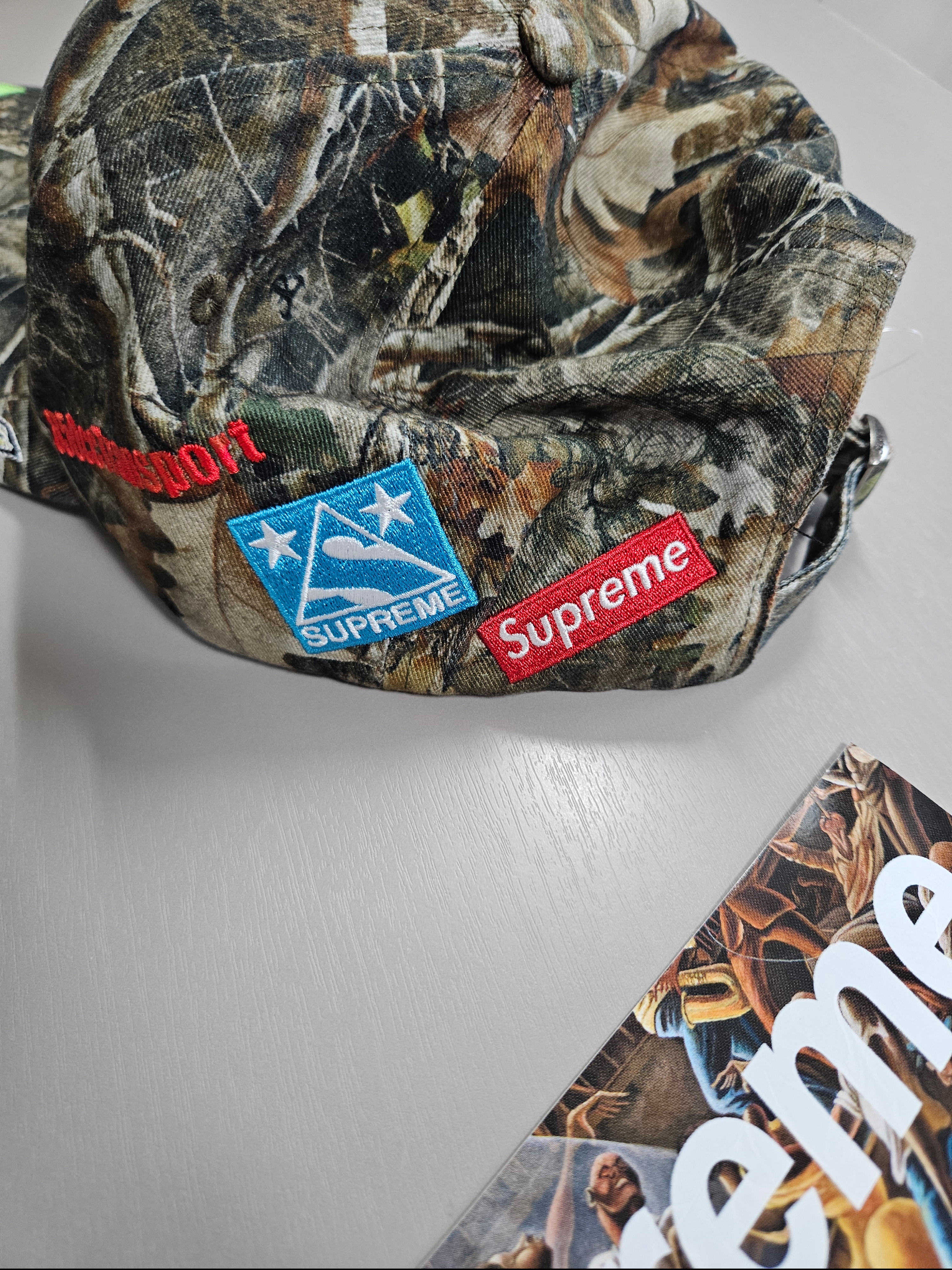 Supreme Racing Team 6-Panel Truetimber Kanati Camo - 25SS 착용 스타일 - 4