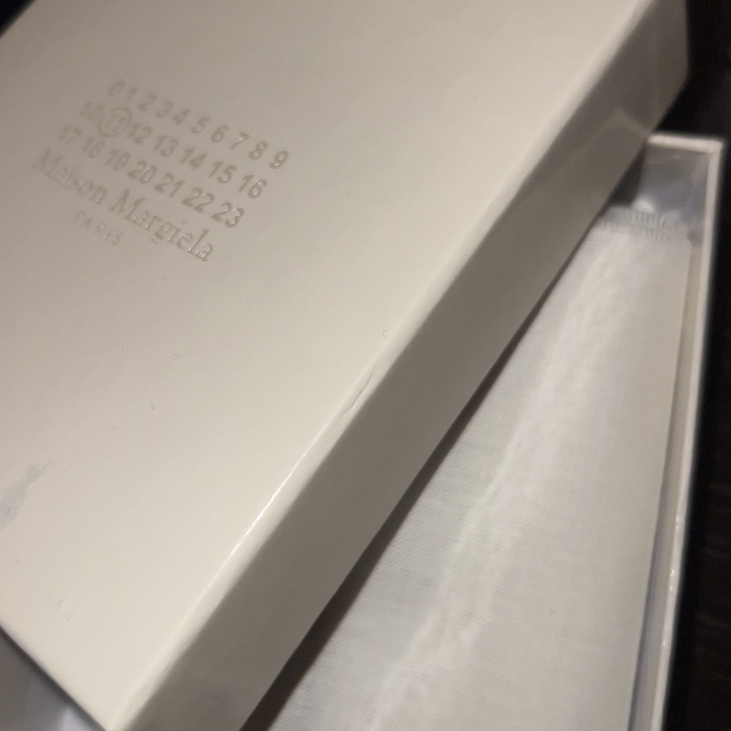 Maison Margiela Leather Bi-Fold Card Holder Black 착용 스타일 - 3