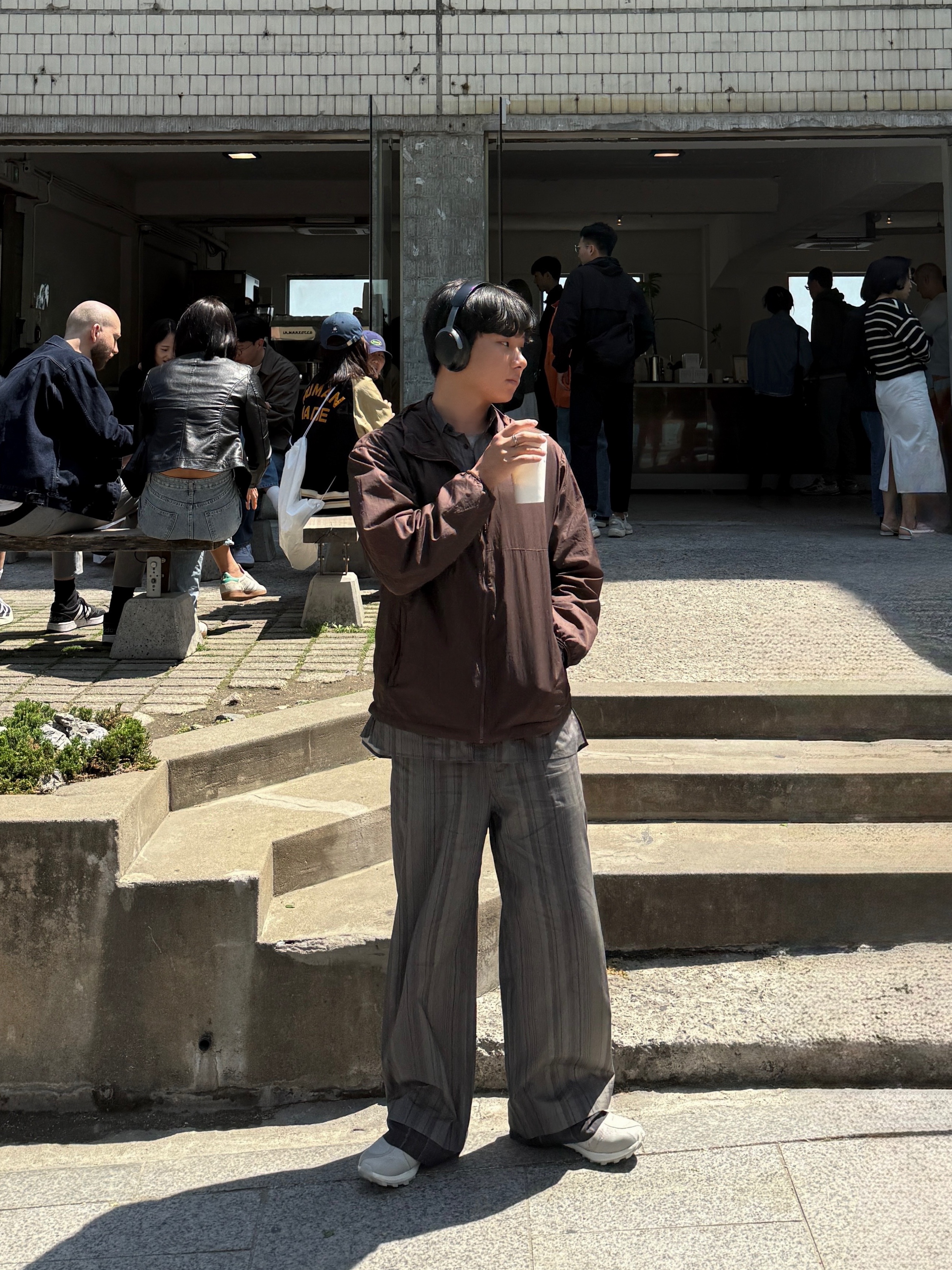 On Running x Post Archive Faction (Paf) Cloudventure Peak Ice Moon, Amomento Stripe Square Pocket Oversized Shirts Khaki - 24FW 착용 스타일 - 1