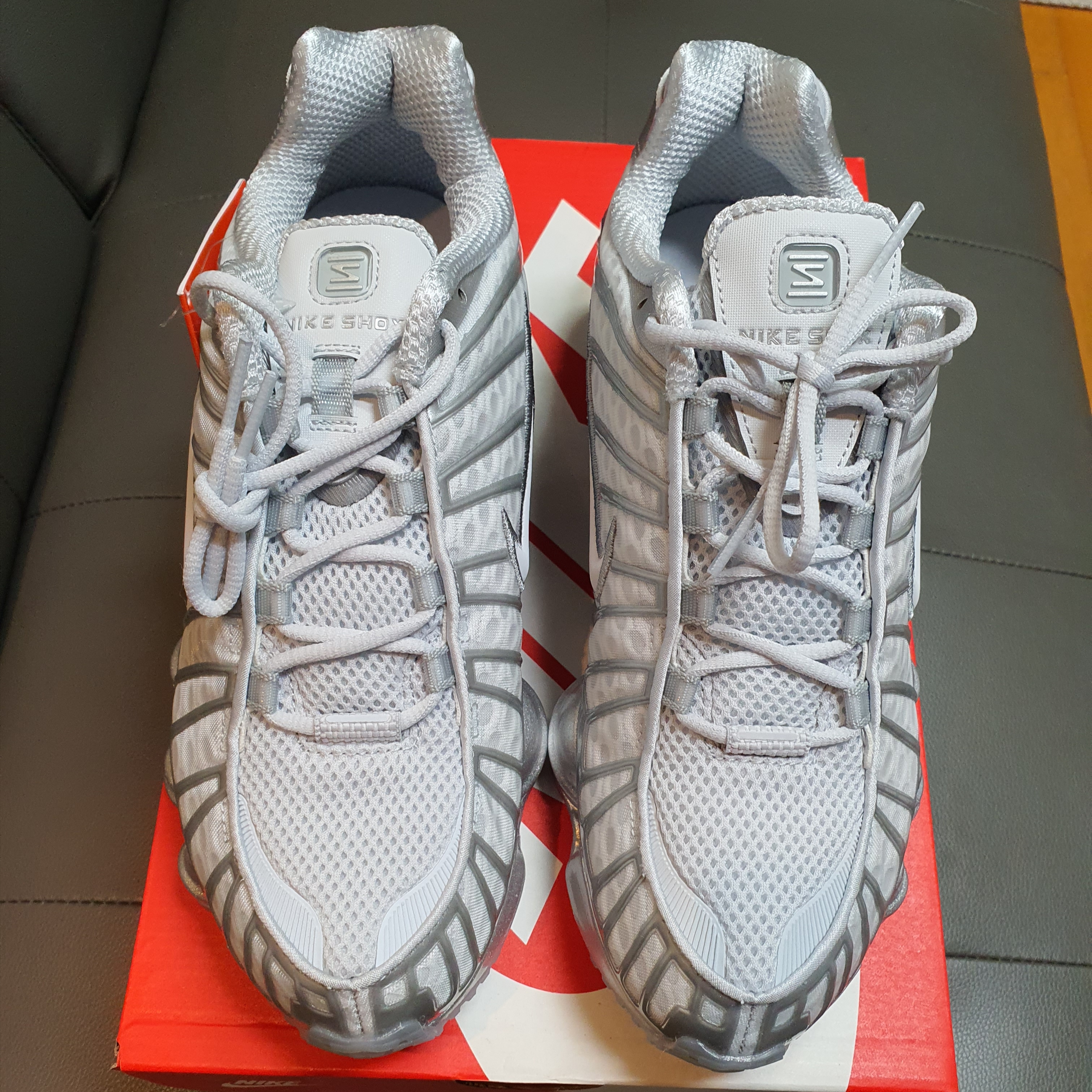 (W) Nike Shox TL Pure Platinum and Metallic Silver 착용 스타일