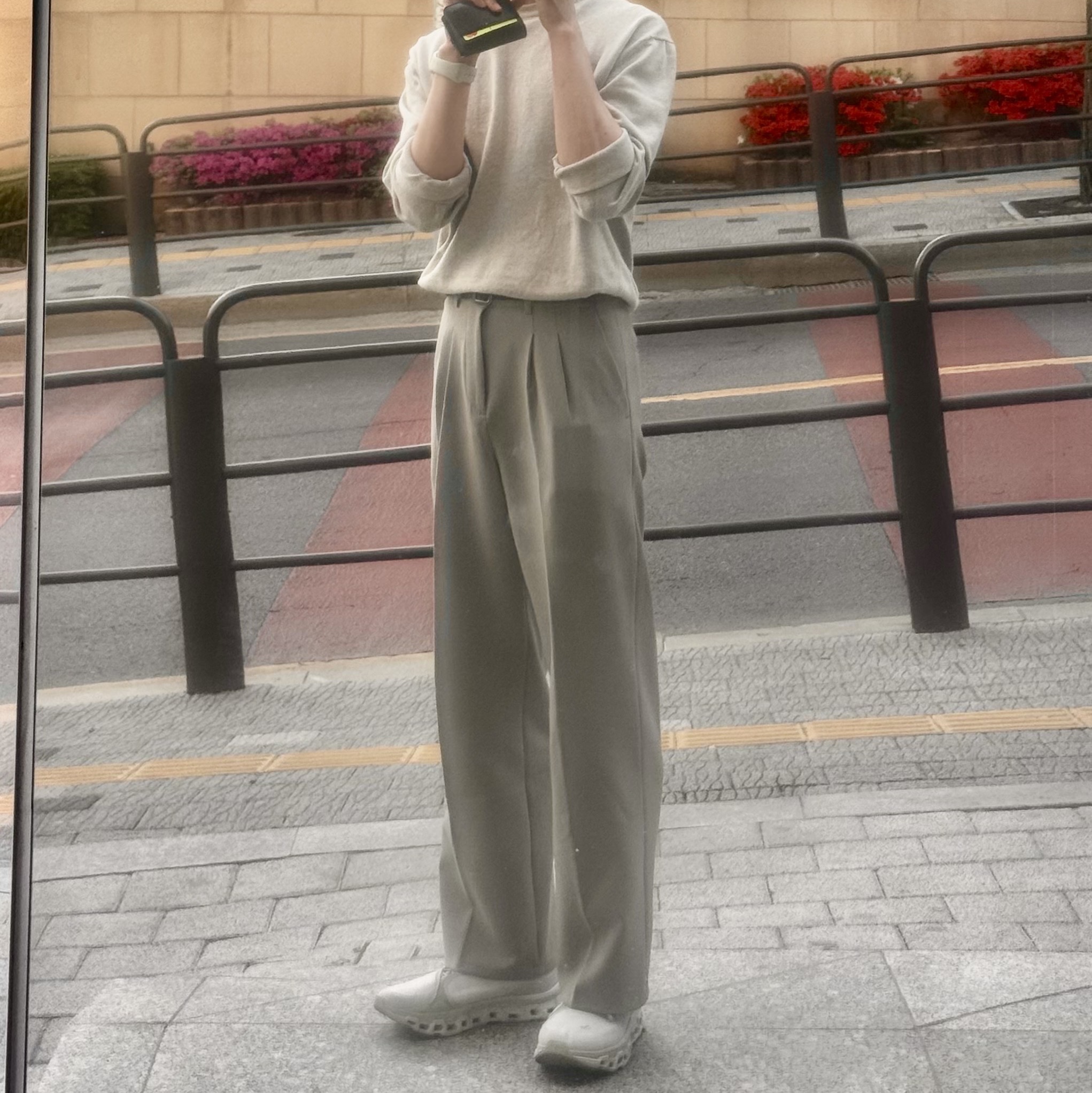 On Running x Post Archive Faction (Paf) Cloudmonster 2 Moondust Chalk 착용 스타일