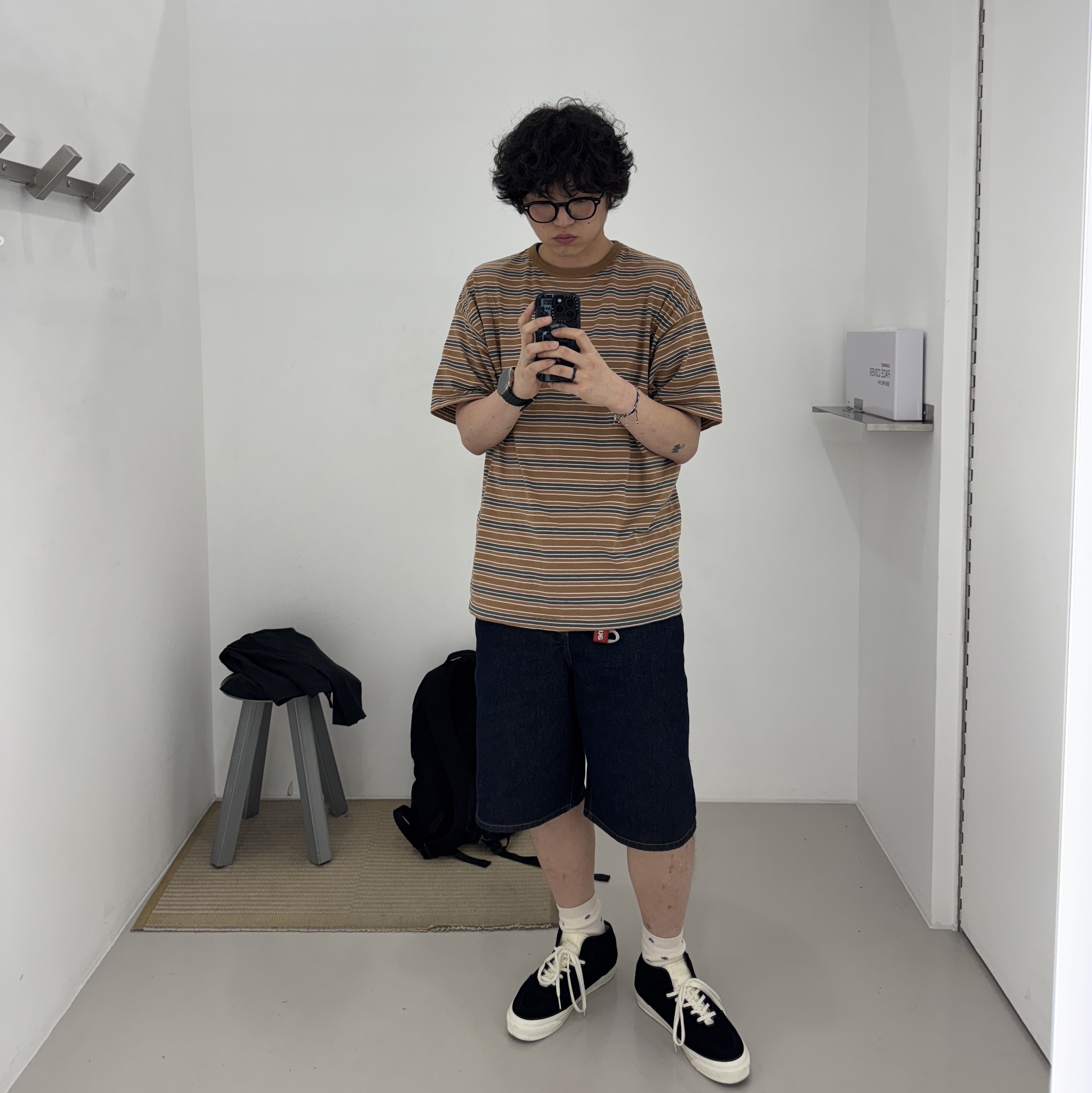 Stussy Denim Big OL' Shorts Rinsed Indigo, Vans x JJJJound OTW LX Half Cab Reissue 33 Decon Black Off White 착용 스타일