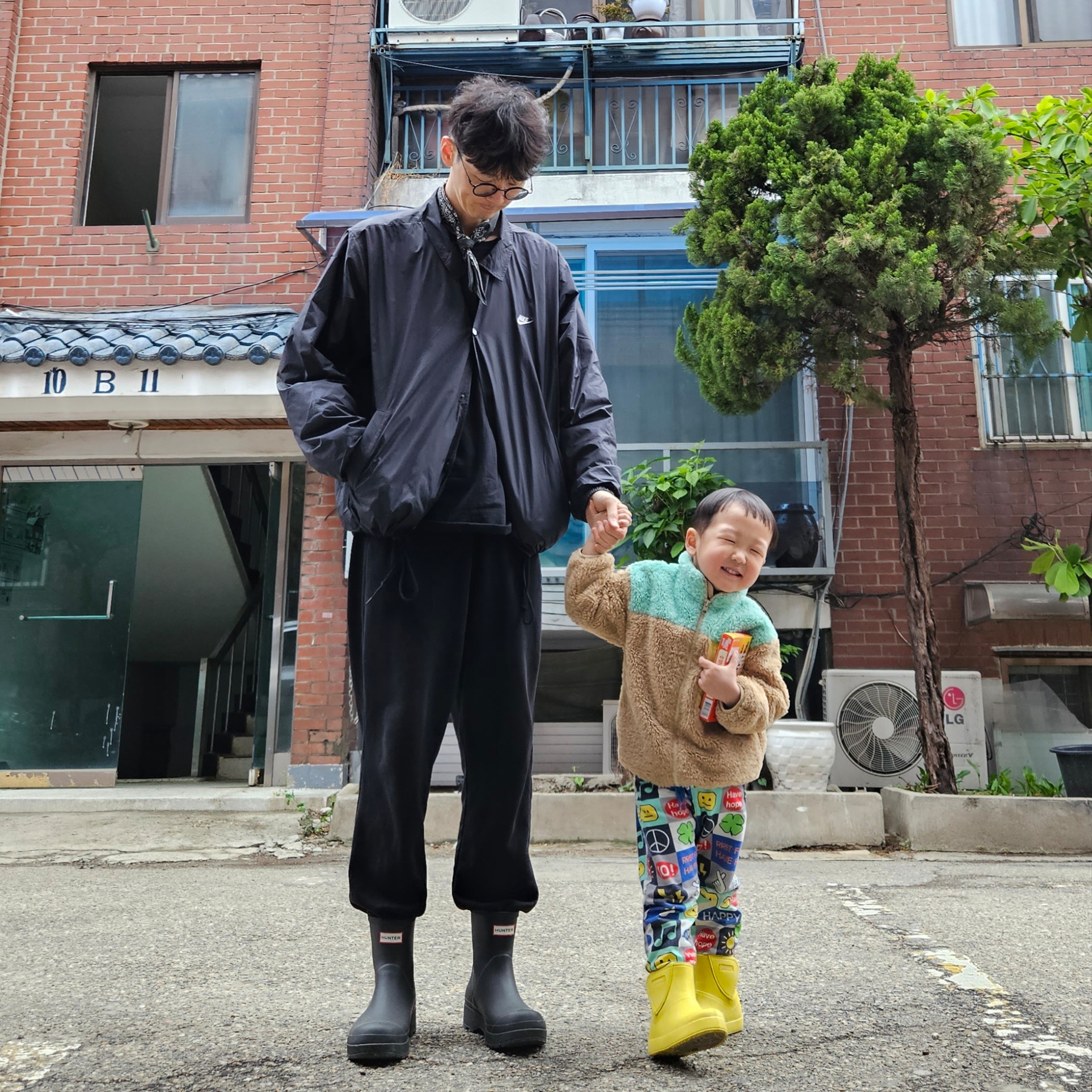 Hunter Play Short Wellington Boots Black 착용 스타일 - 1