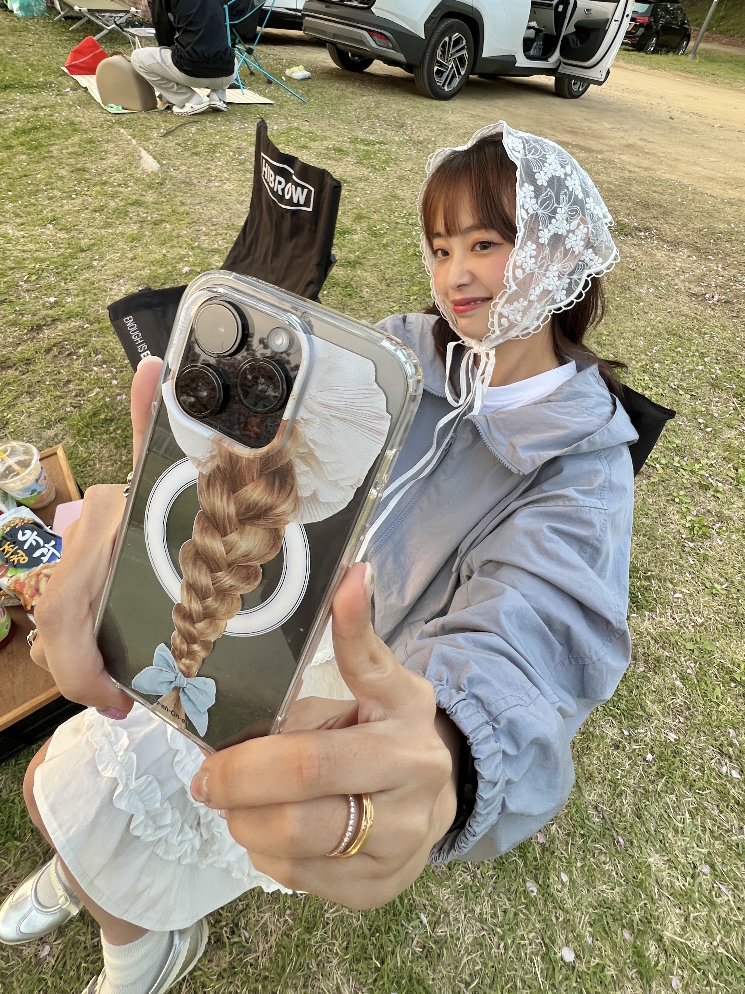 (W) Onitsuka Tiger Mexico 66 TGRS Silver Cream, (W) Miu Miu Glimpse Sunglasses Slate Grey Lenses Chalk White Acetate 착용 스타일 - 6
