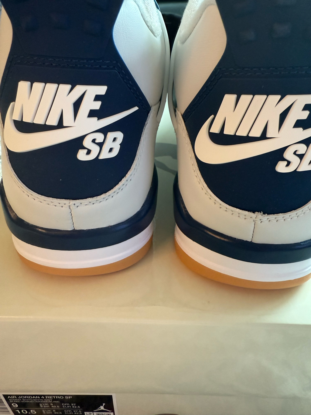 Jordan 4 x Nike SB Retro SP Navy 착용 스타일 - 5