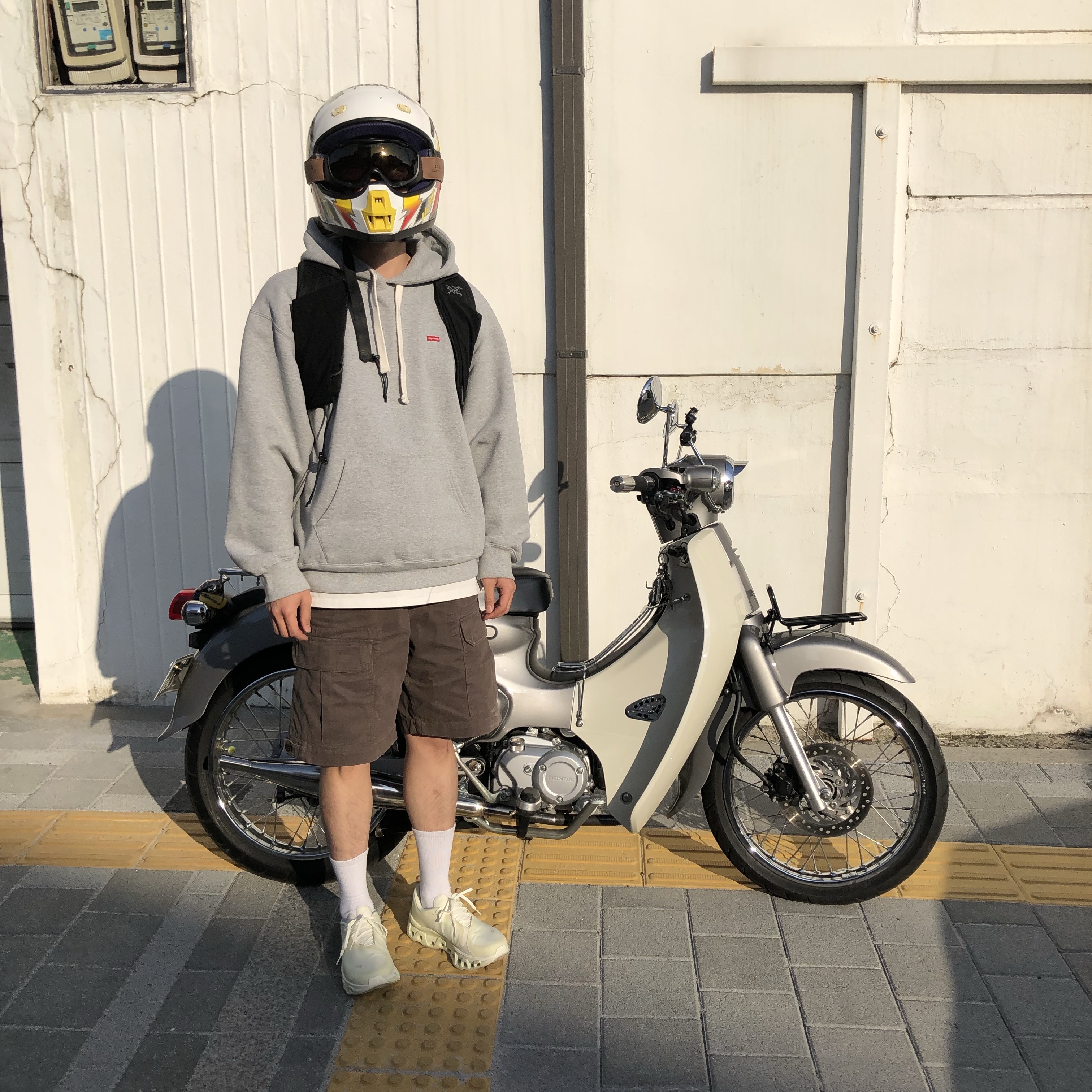 On Running x Post Archive Faction (Paf) Cloudmonster 2 Seedling White, Supreme Small Box Drawcord Hooded Sweatshirt Heather Grey - 23FW 착용 스타일 - 4