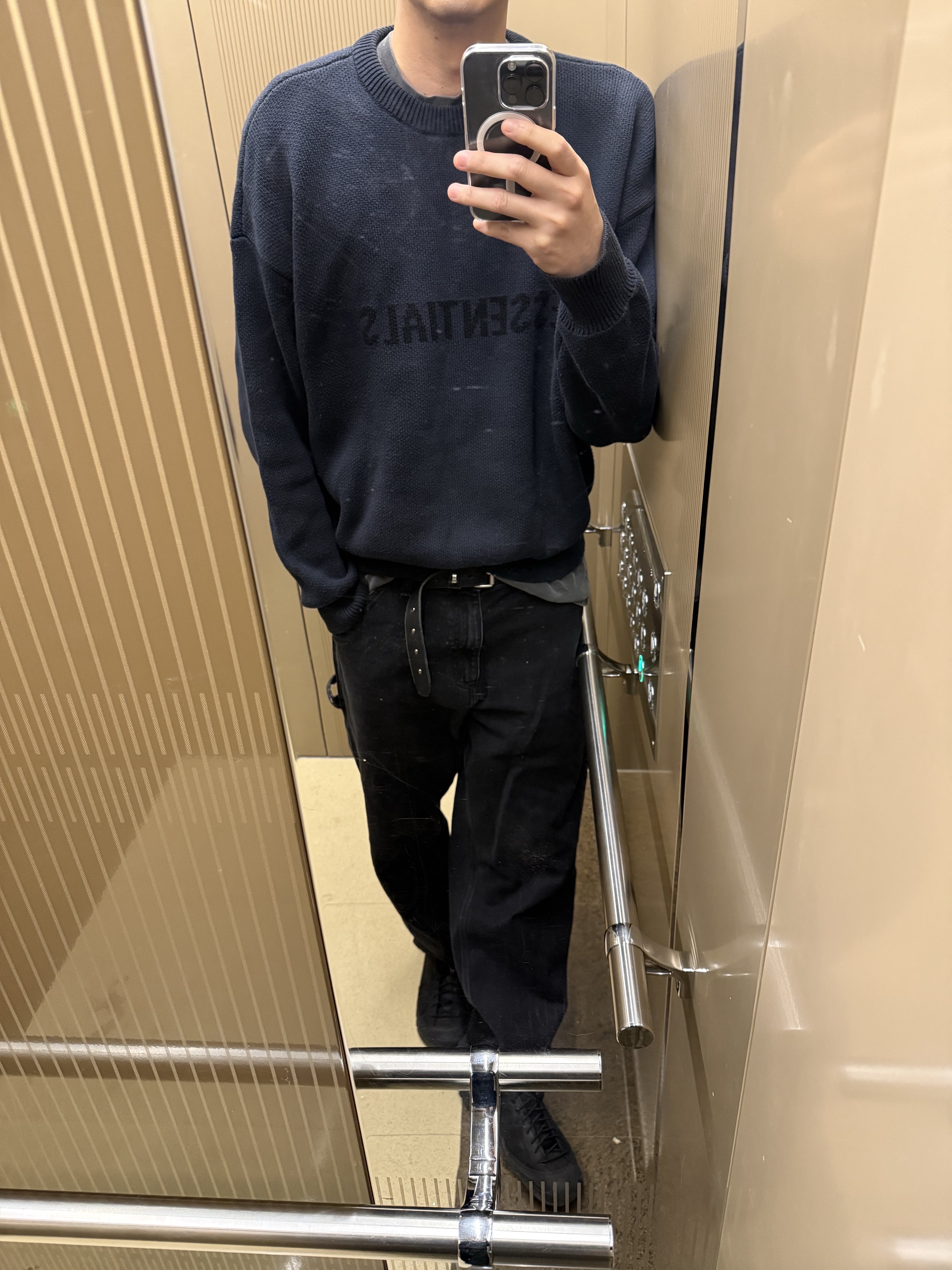 Carhartt WIP Smith Denim Single Knee Pants Black Stone Washed, Essentials Knit Sweater Navy/Dark Navy - Ssense Exclusive 착용 스타일