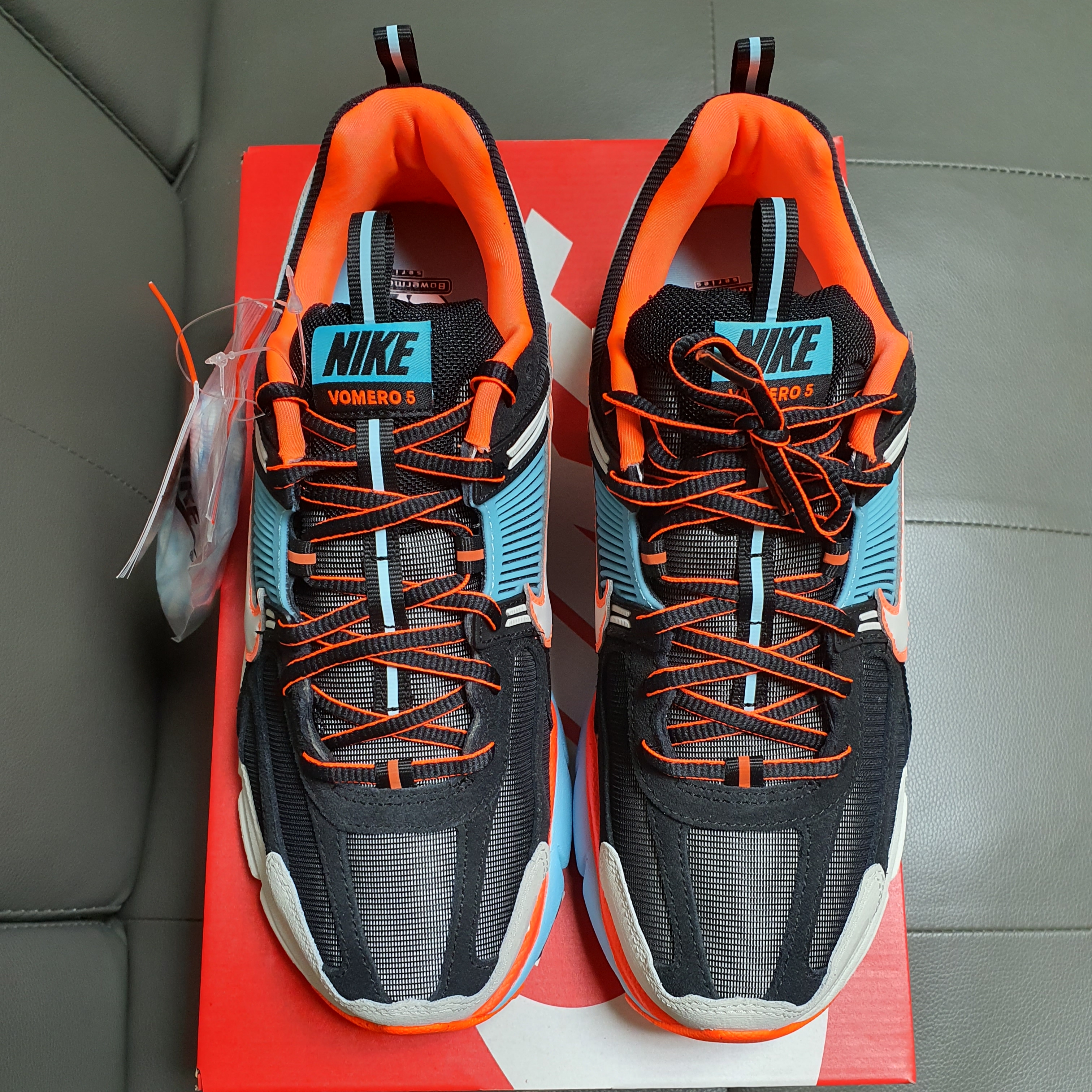 (W) Nike Zoom Vomero 5 Black Blue Gaze 착용 스타일