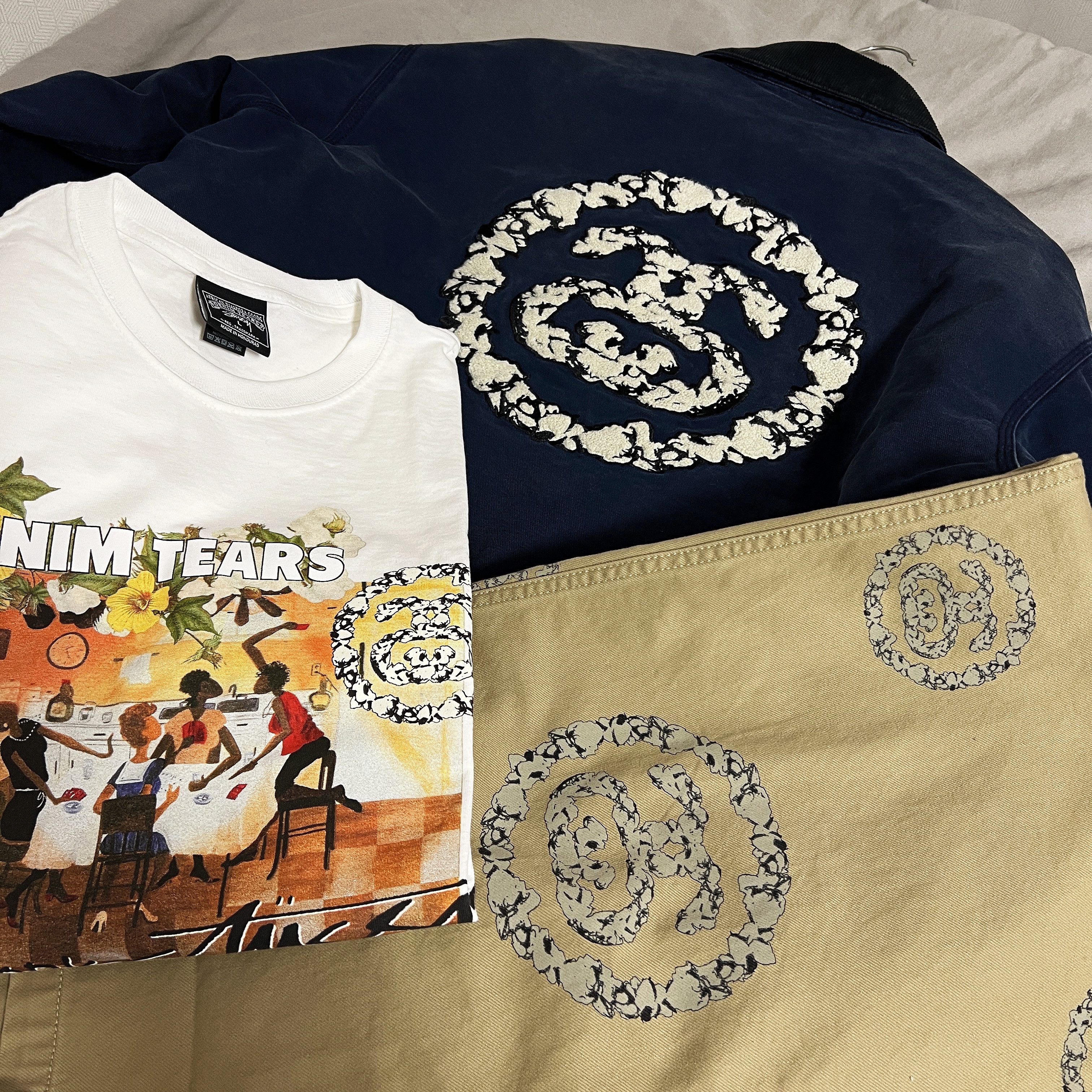 Stussy x Denim Tears Canvas Jacket Blue, Stussy x Denim Tears SS Wreath Chino Khaki 착용 스타일