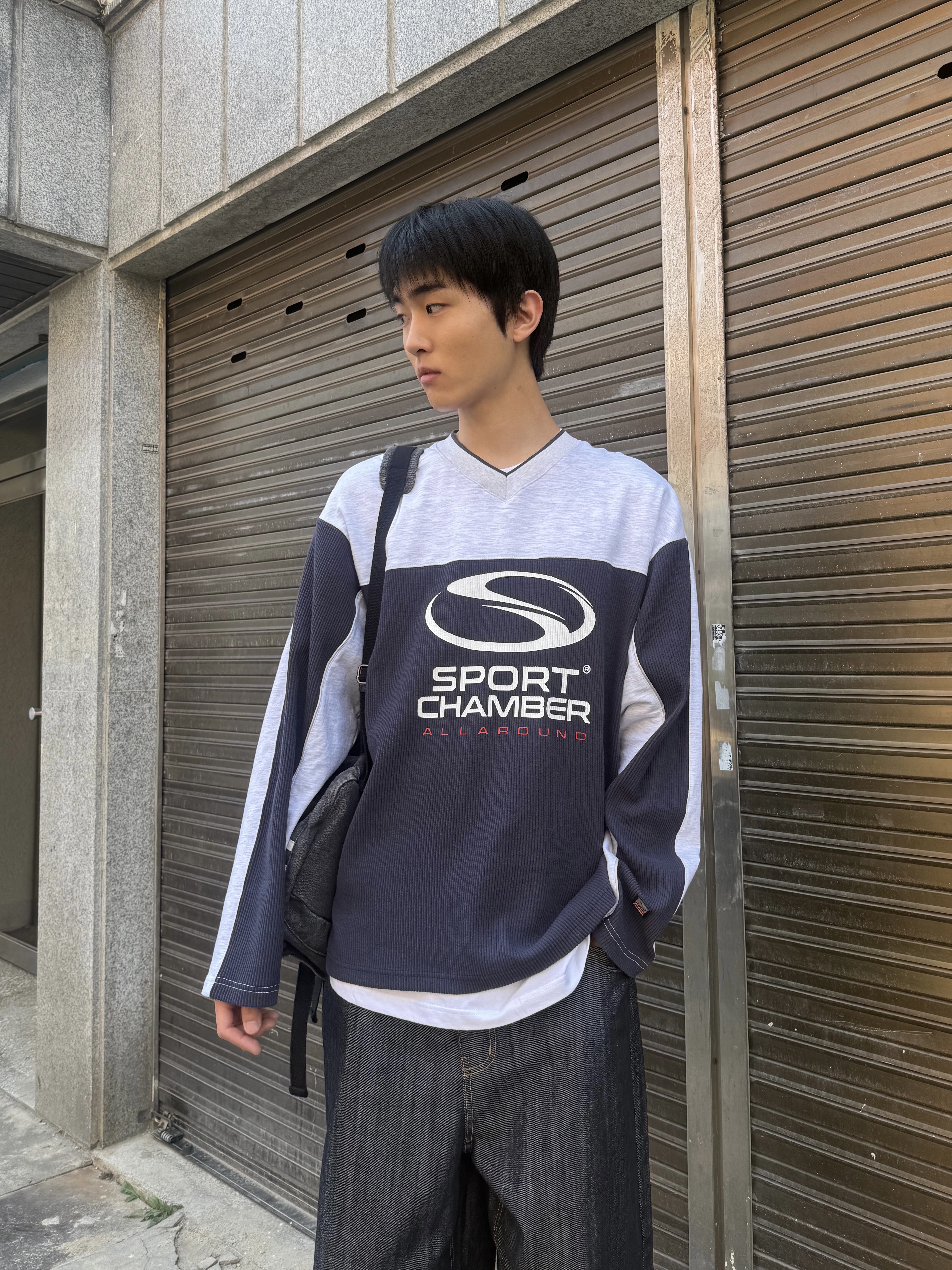 SPORT CHAMBER SC Block Symbol T-Shirt Navy 착용 스타일