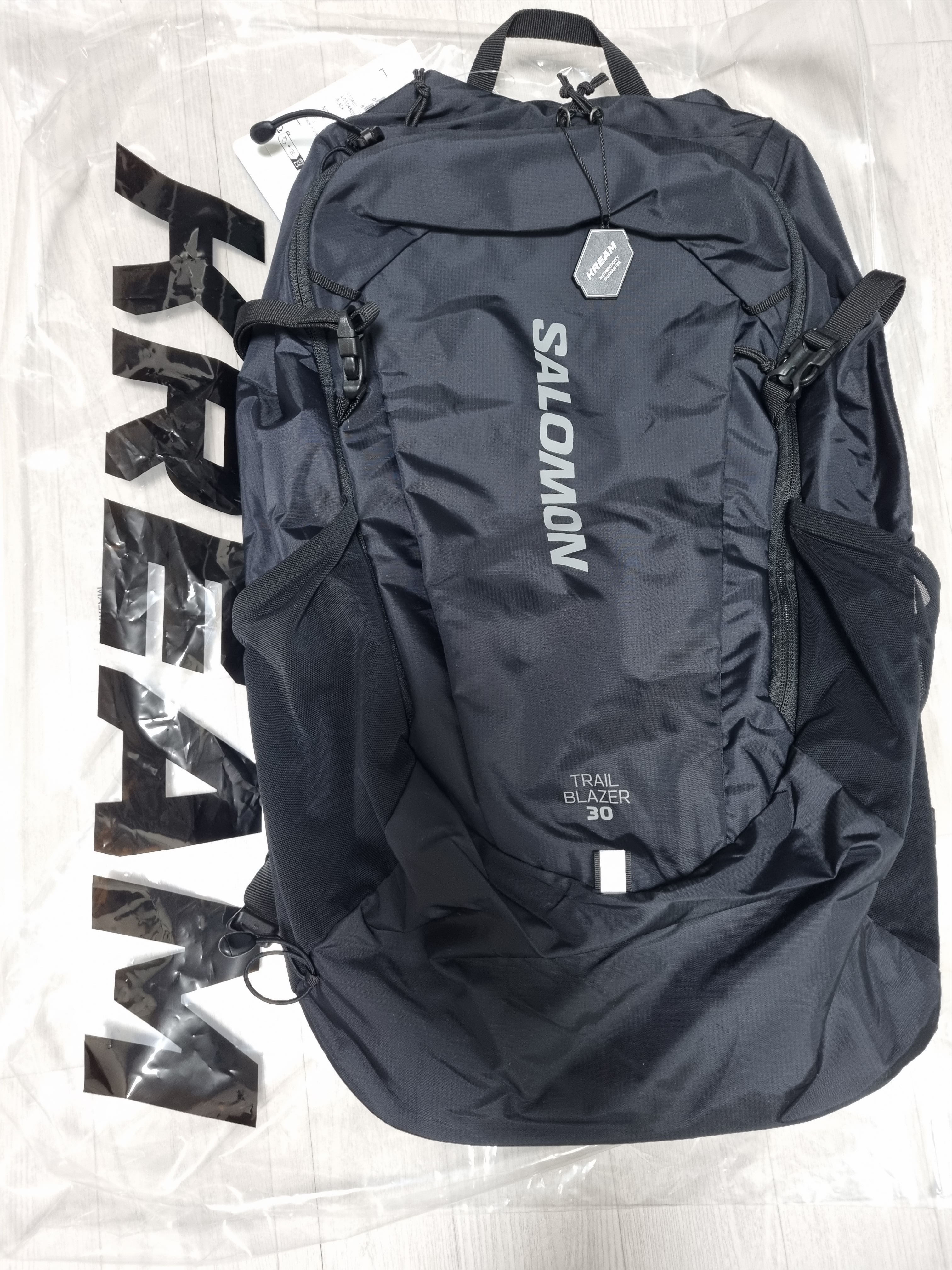 Salomon Trailblazer 30 Black (New Ver.) 착용 스타일