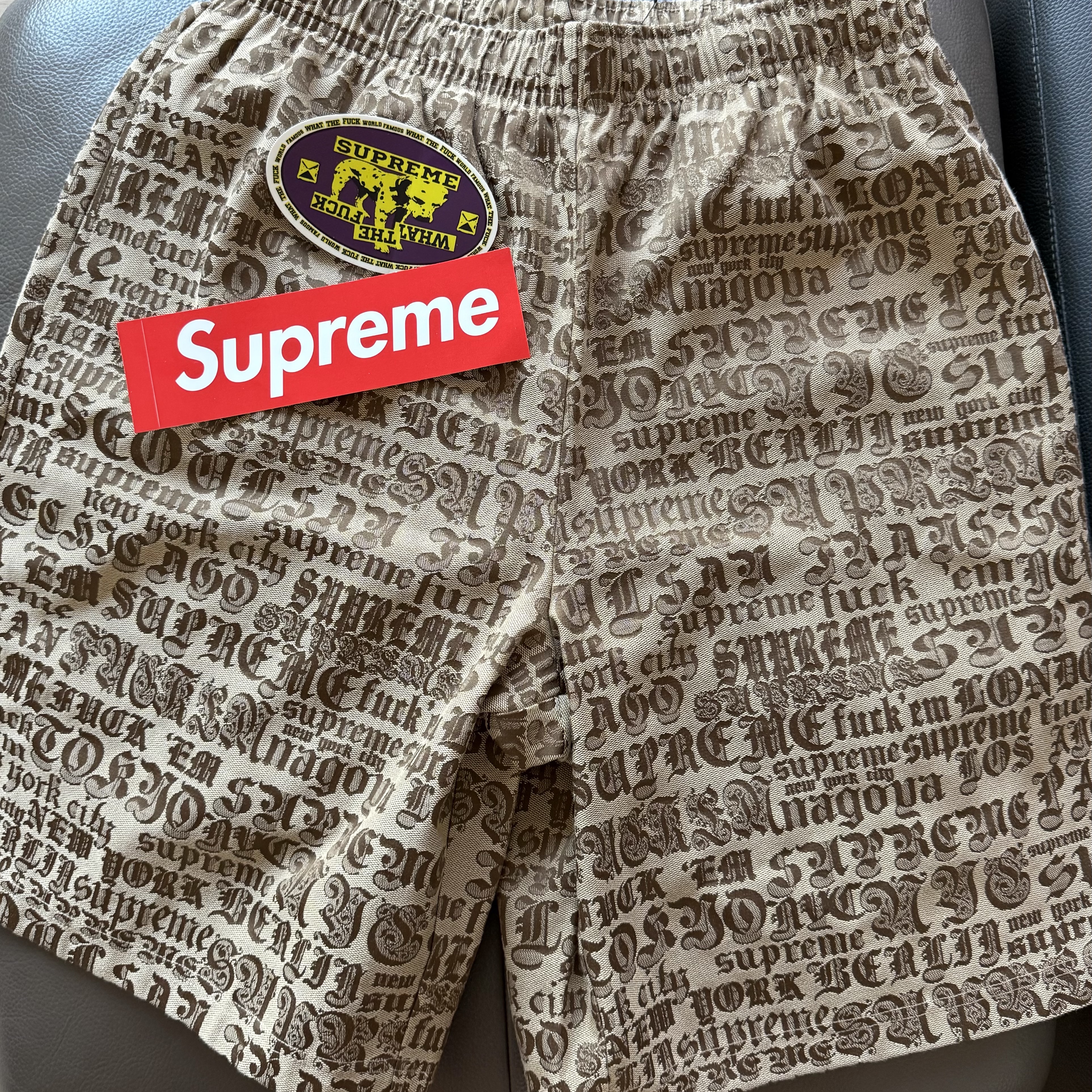 Supreme Cities Jacquard Shorts Tan - 25SS, Jordan 1 x Travis Scott Retro Low OG SP Mocha 착용 스타일 - 2