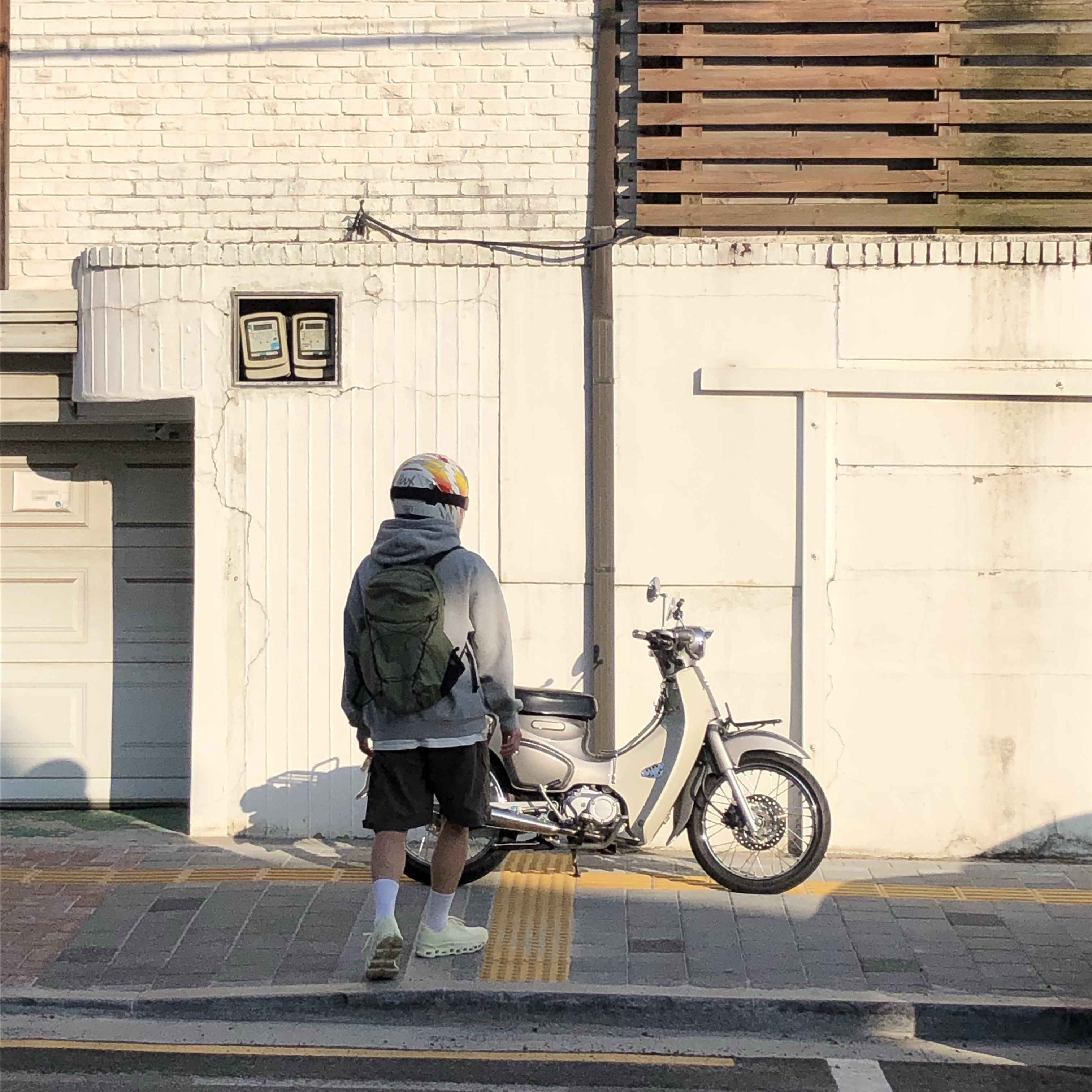 On Running x Post Archive Faction (Paf) Cloudmonster 2 Seedling White, Supreme Small Box Drawcord Hooded Sweatshirt Heather Grey - 23FW 착용 스타일 - 2