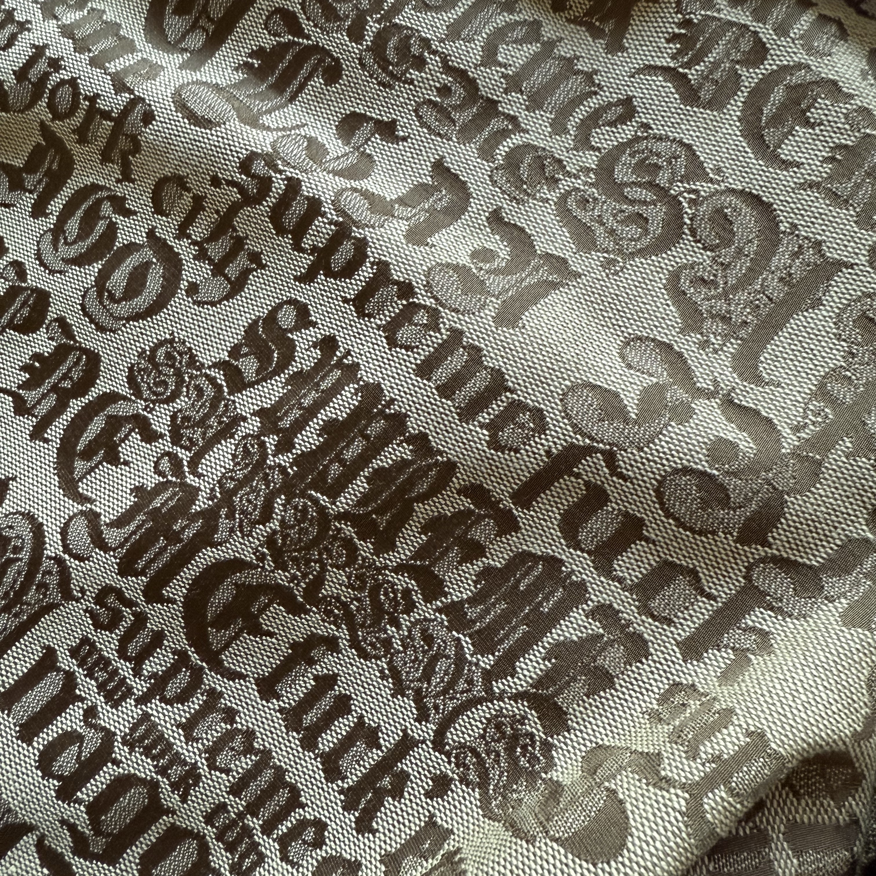 Supreme Cities Jacquard Shorts Tan - 25SS, Jordan 1 x Travis Scott Retro Low OG SP Mocha 착용 스타일 - 3
