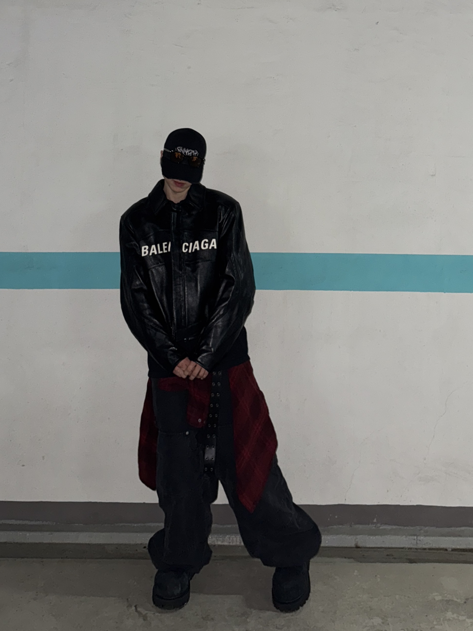 Kamien x MJD Double Hole Belt Black Shearling Calfskin, Balenciaga Stomper Bootie Black 착용 스타일 - 1