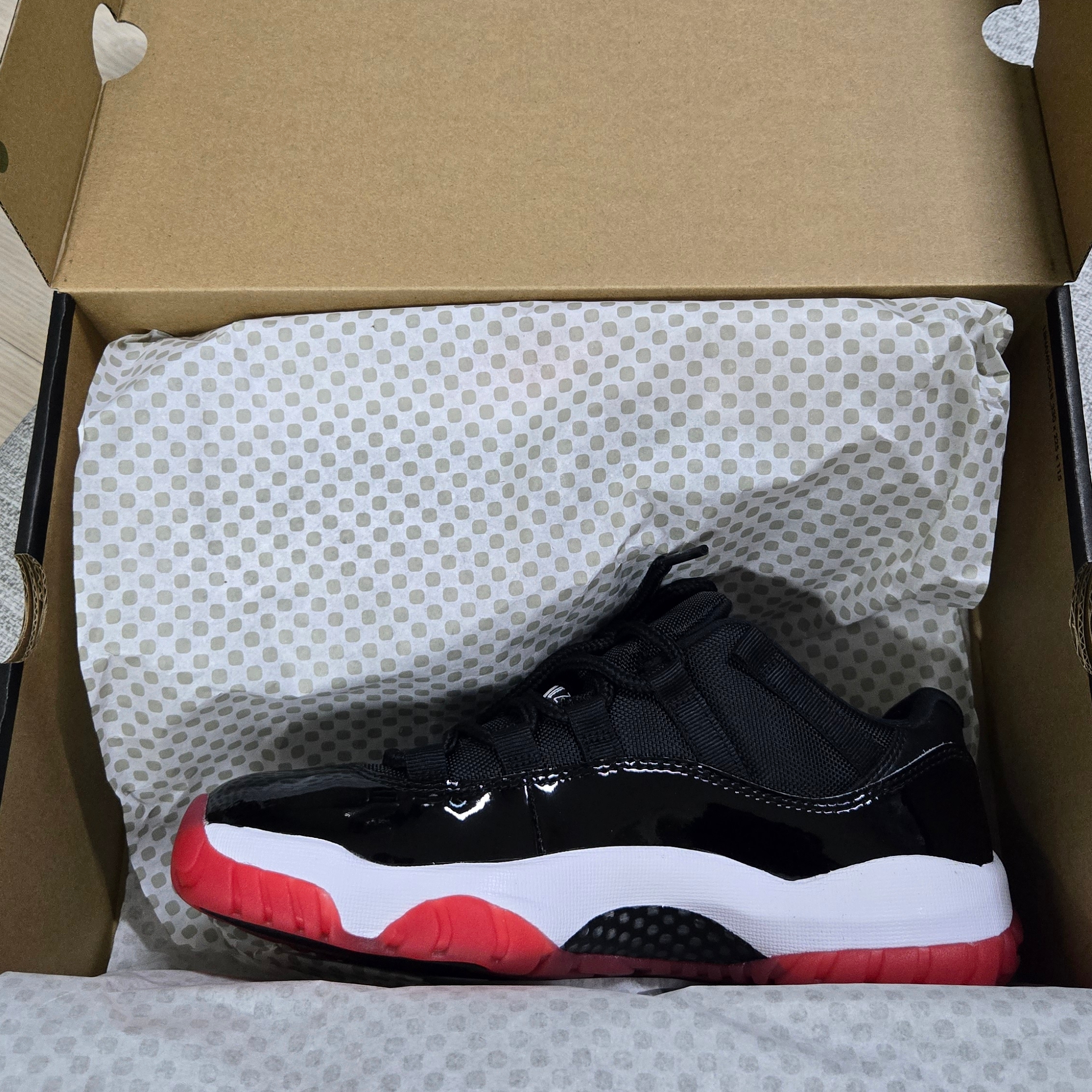 Jordan 11 Retro Low Bred 2025 착용 스타일 - 1