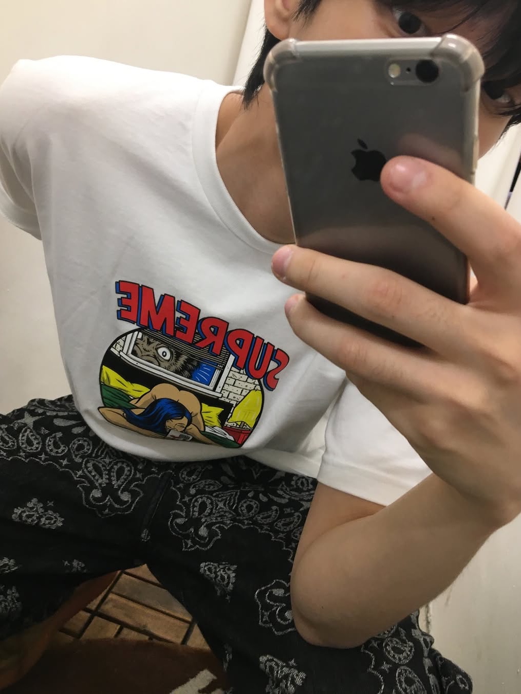 Supreme Bedroom T-Shirt White - 25SS, Supreme Bandana Jacquard Baggy Jean Black - 25SS 착용 스타일 - 1